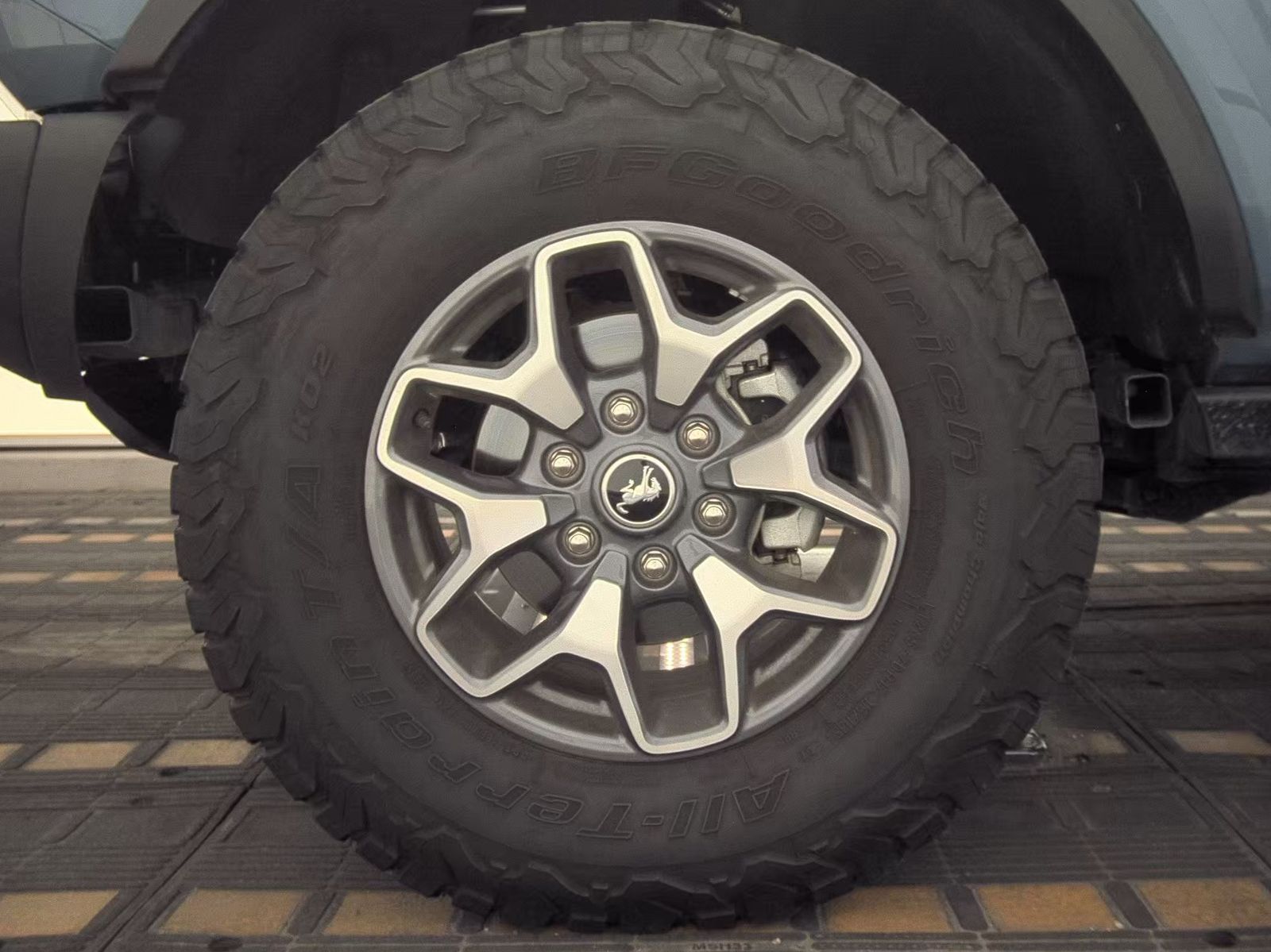 FORD BRONCO - 10