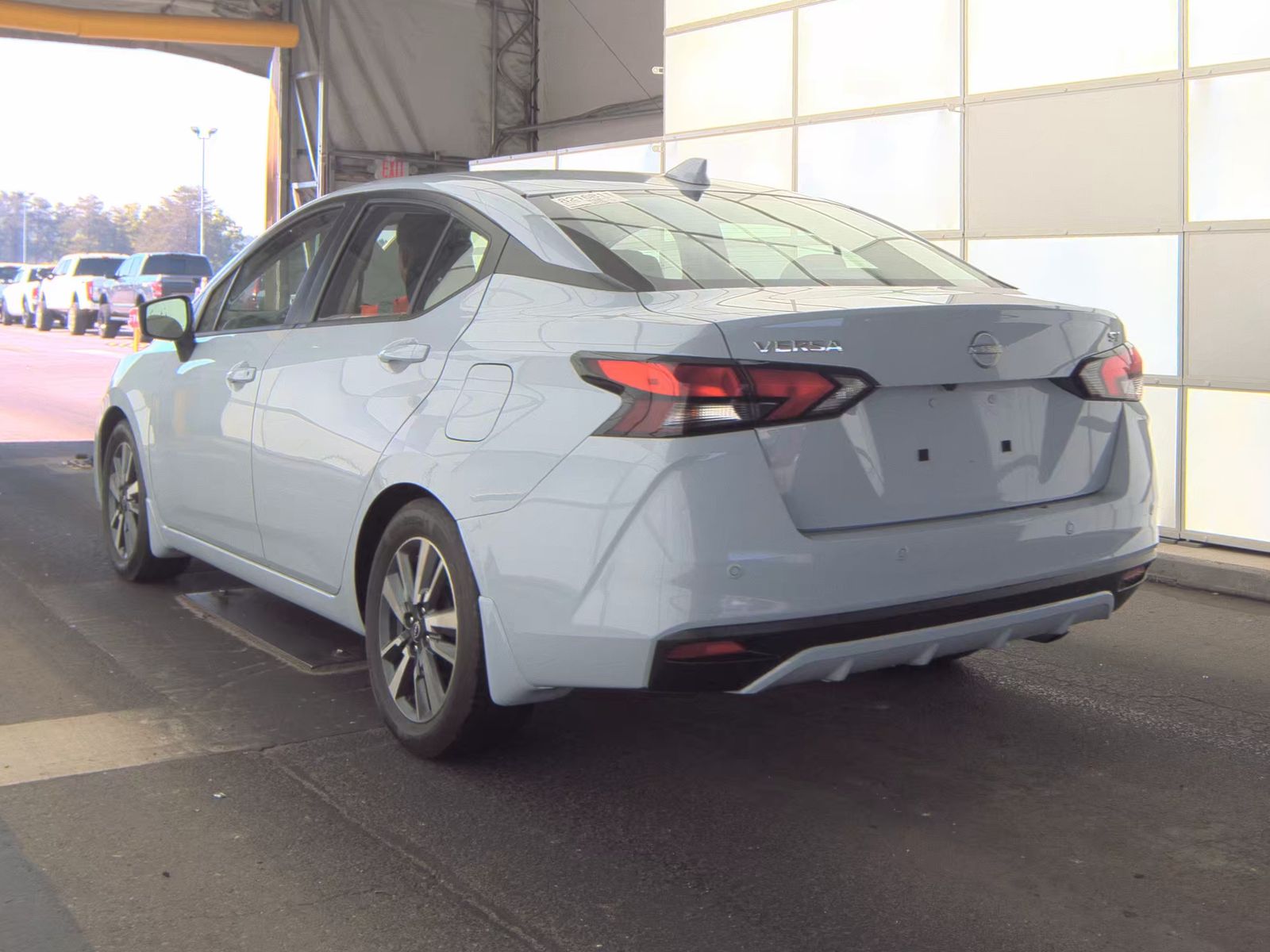 NISSAN VERSA - 9