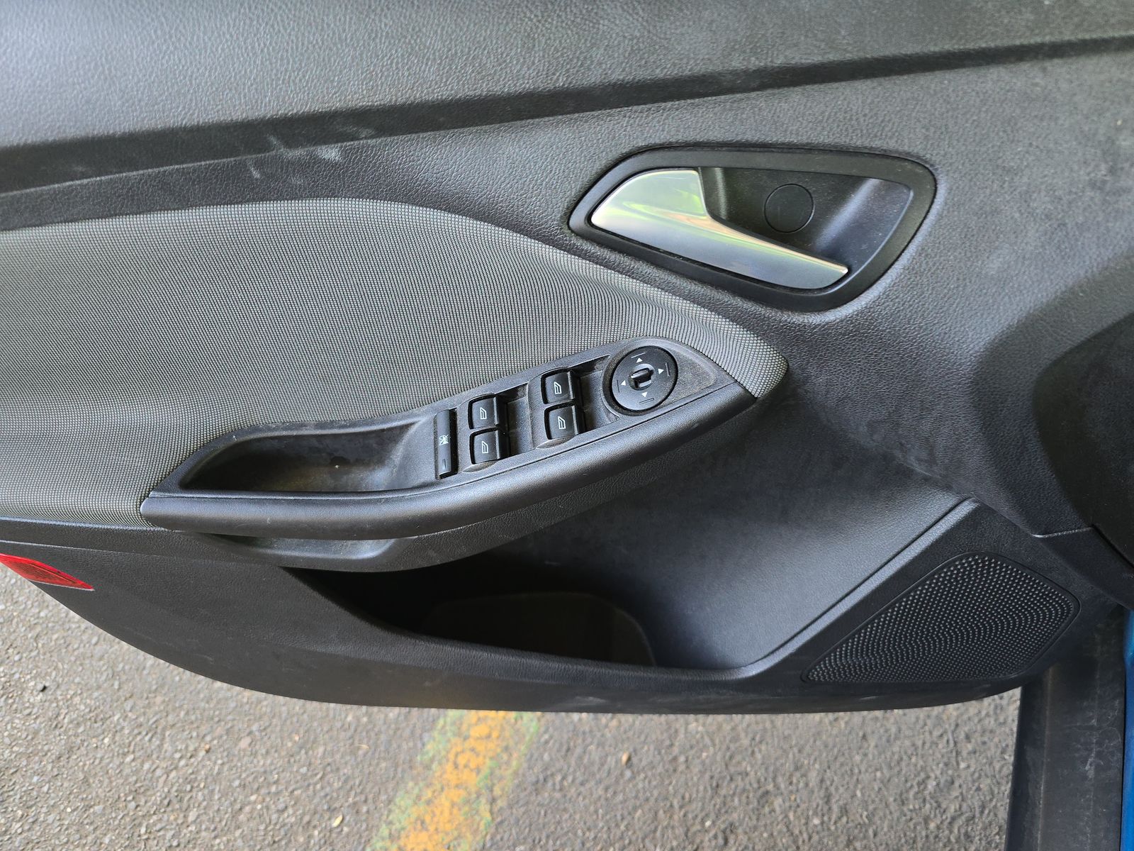FORD FOCUS - 10