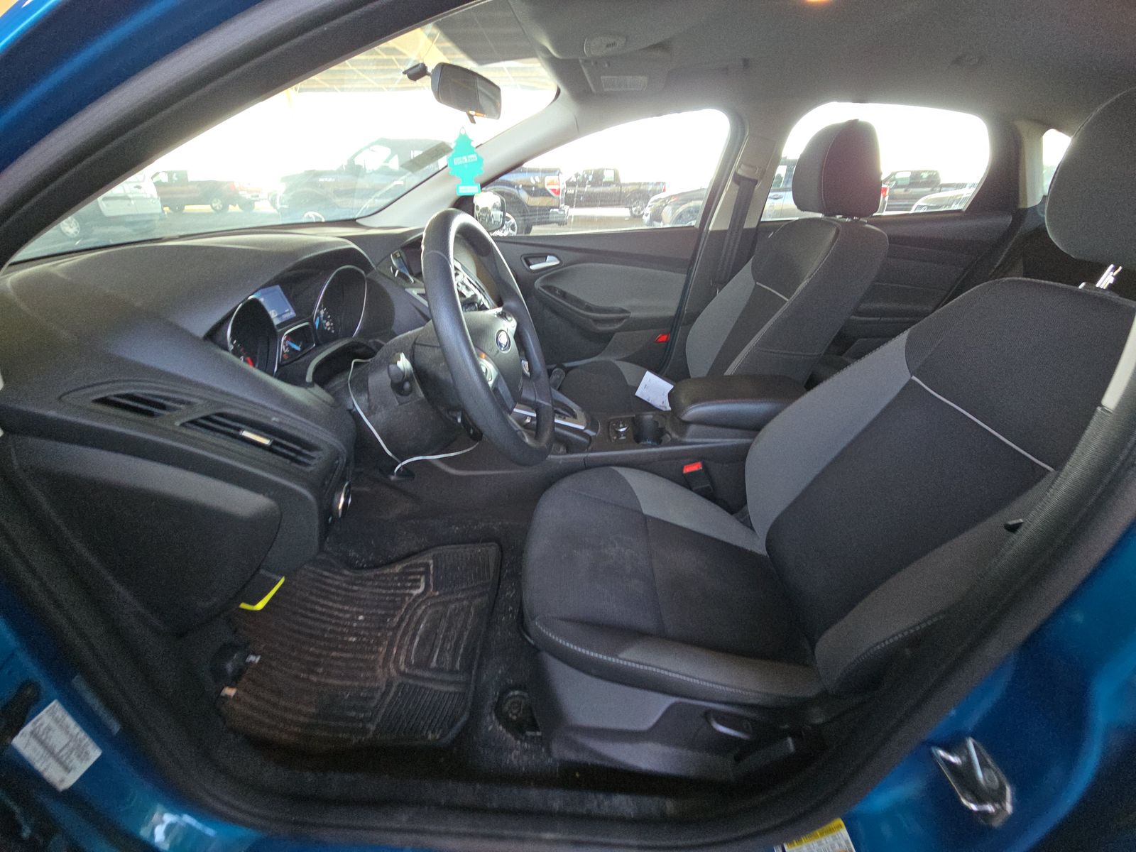 FORD FOCUS - 8