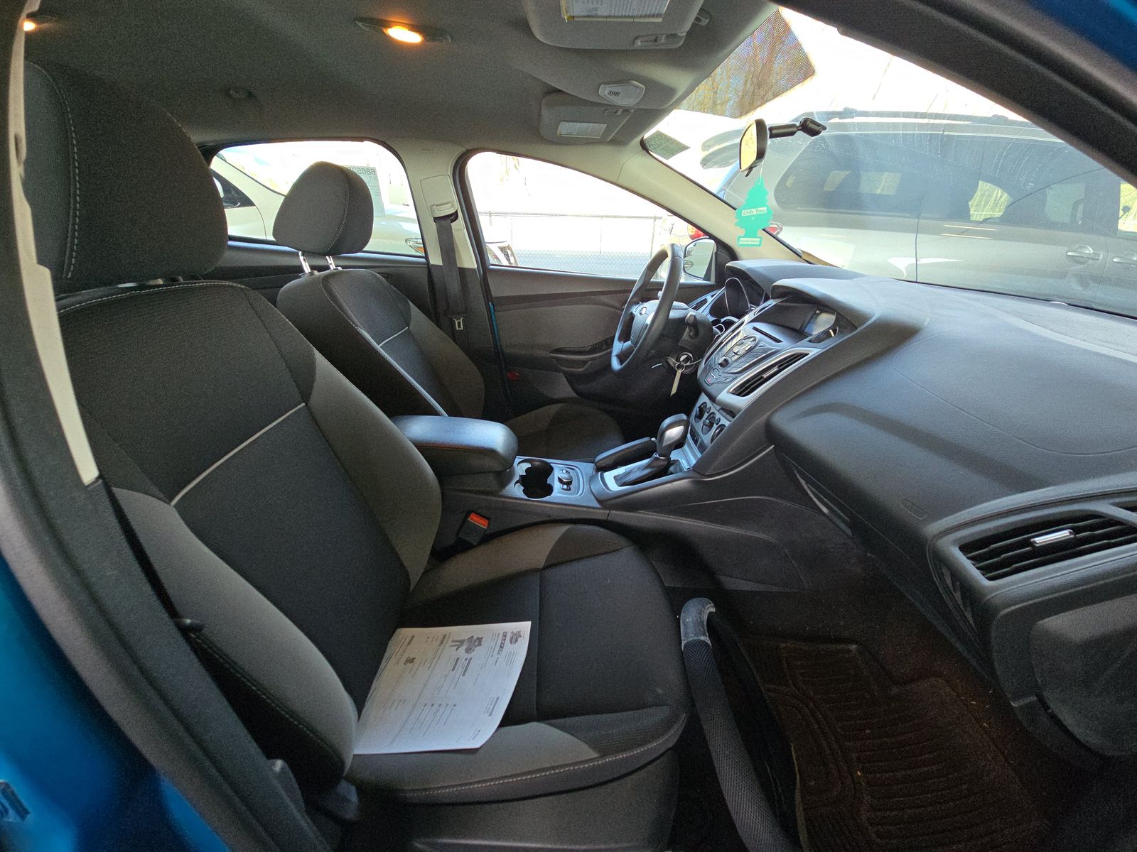 FORD FOCUS - 9