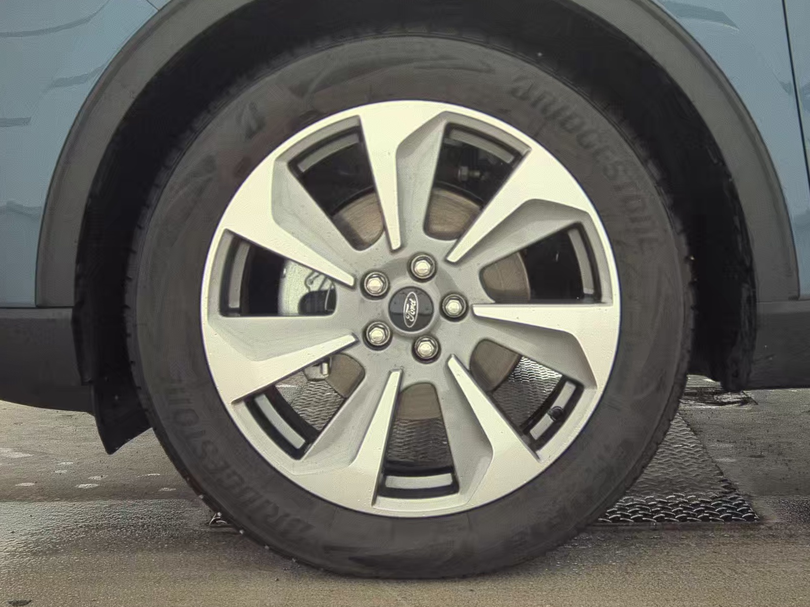 FORD ESCAPE - 10
