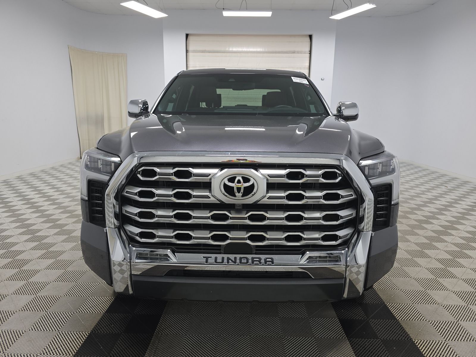 TOYOTA TUNDRA - 3