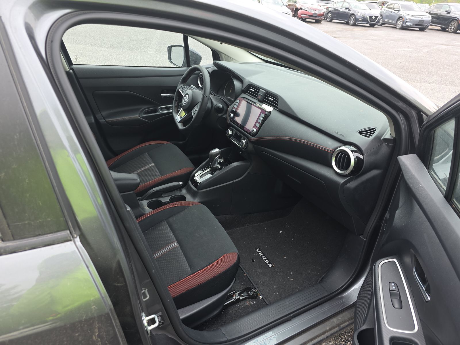 NISSAN VERSA - 9