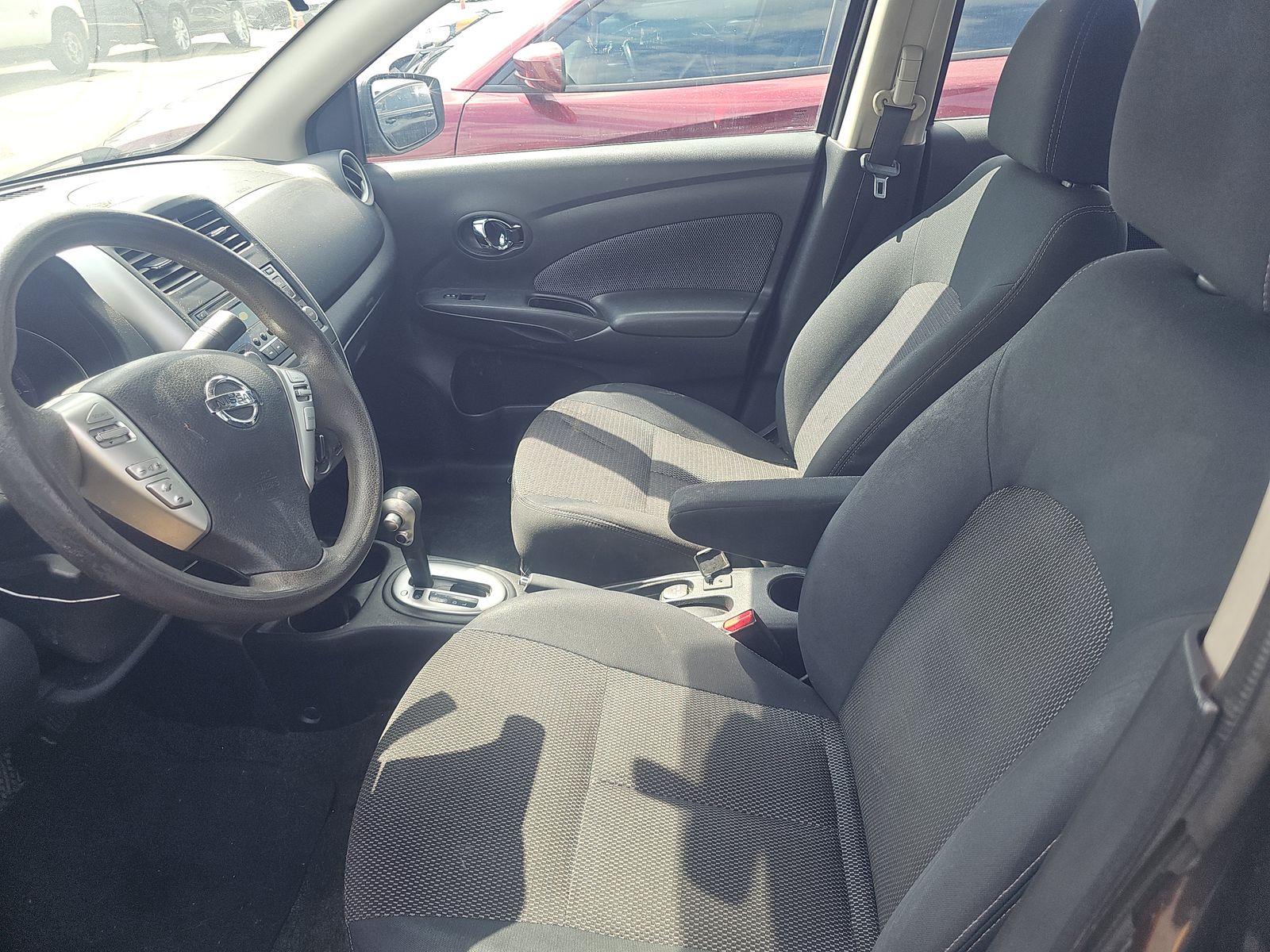 NISSAN VERSA - 8