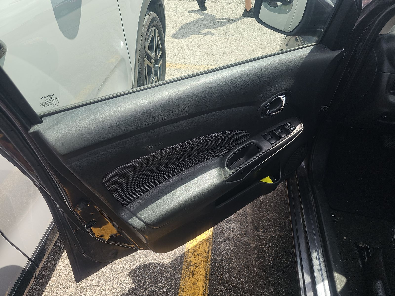 NISSAN VERSA - 10
