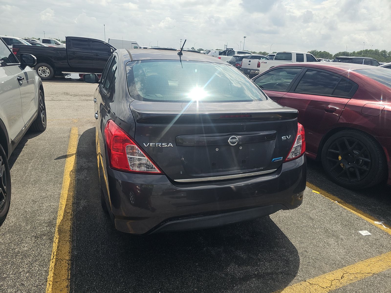 NISSAN VERSA - 6