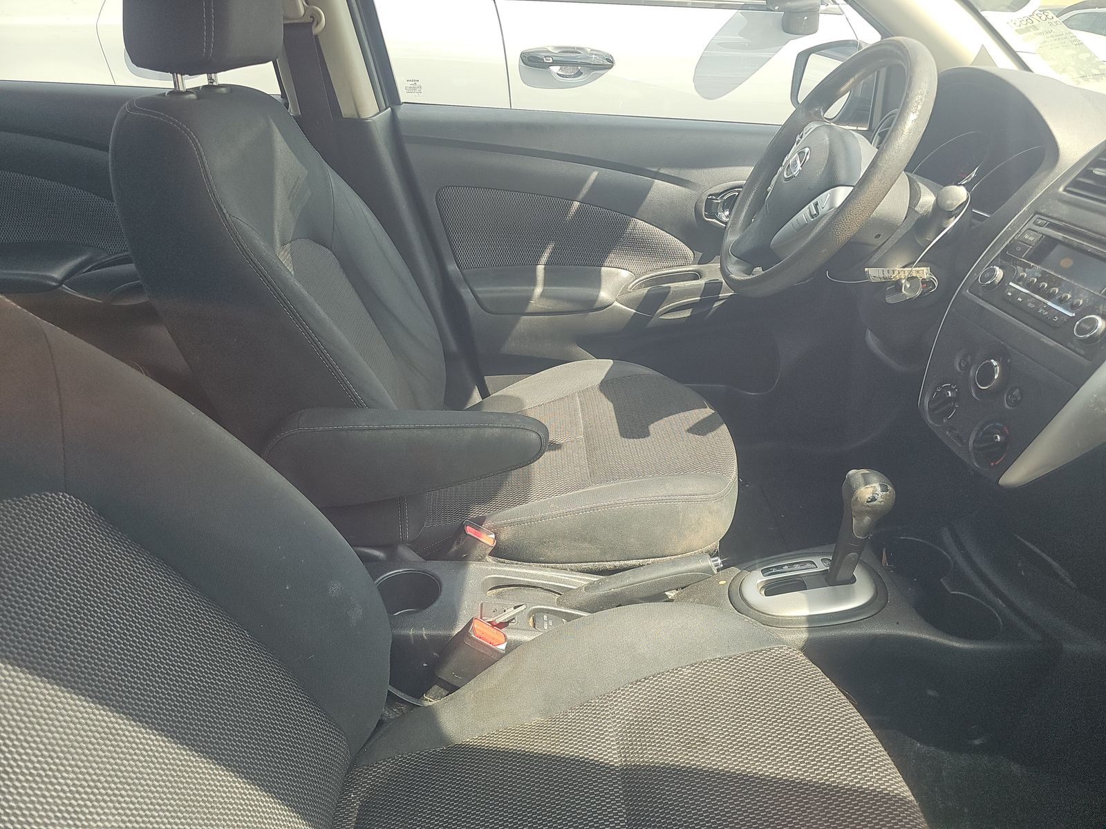 NISSAN VERSA - 9
