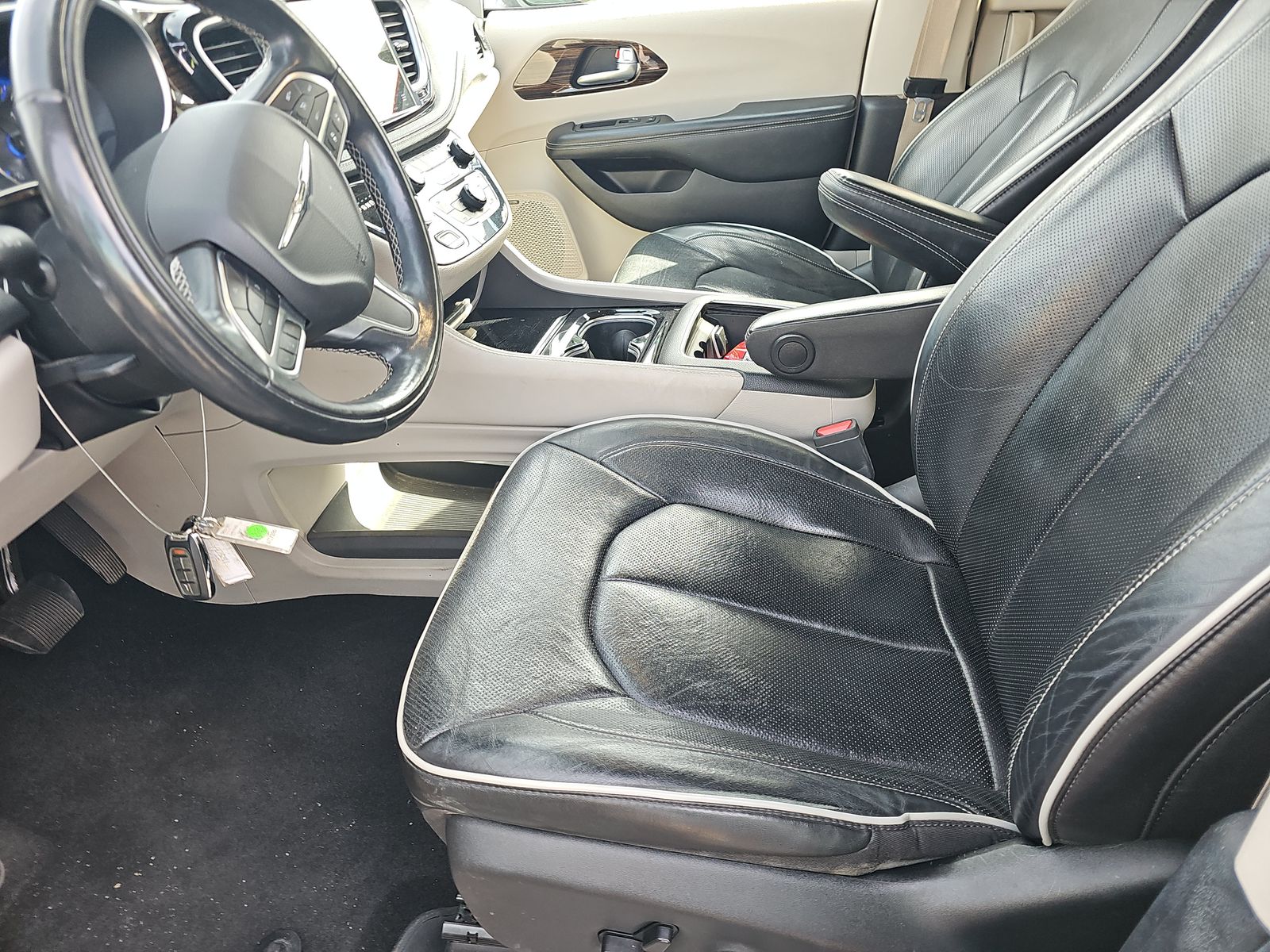 2022 Chrysler Pacifica Limited FWD