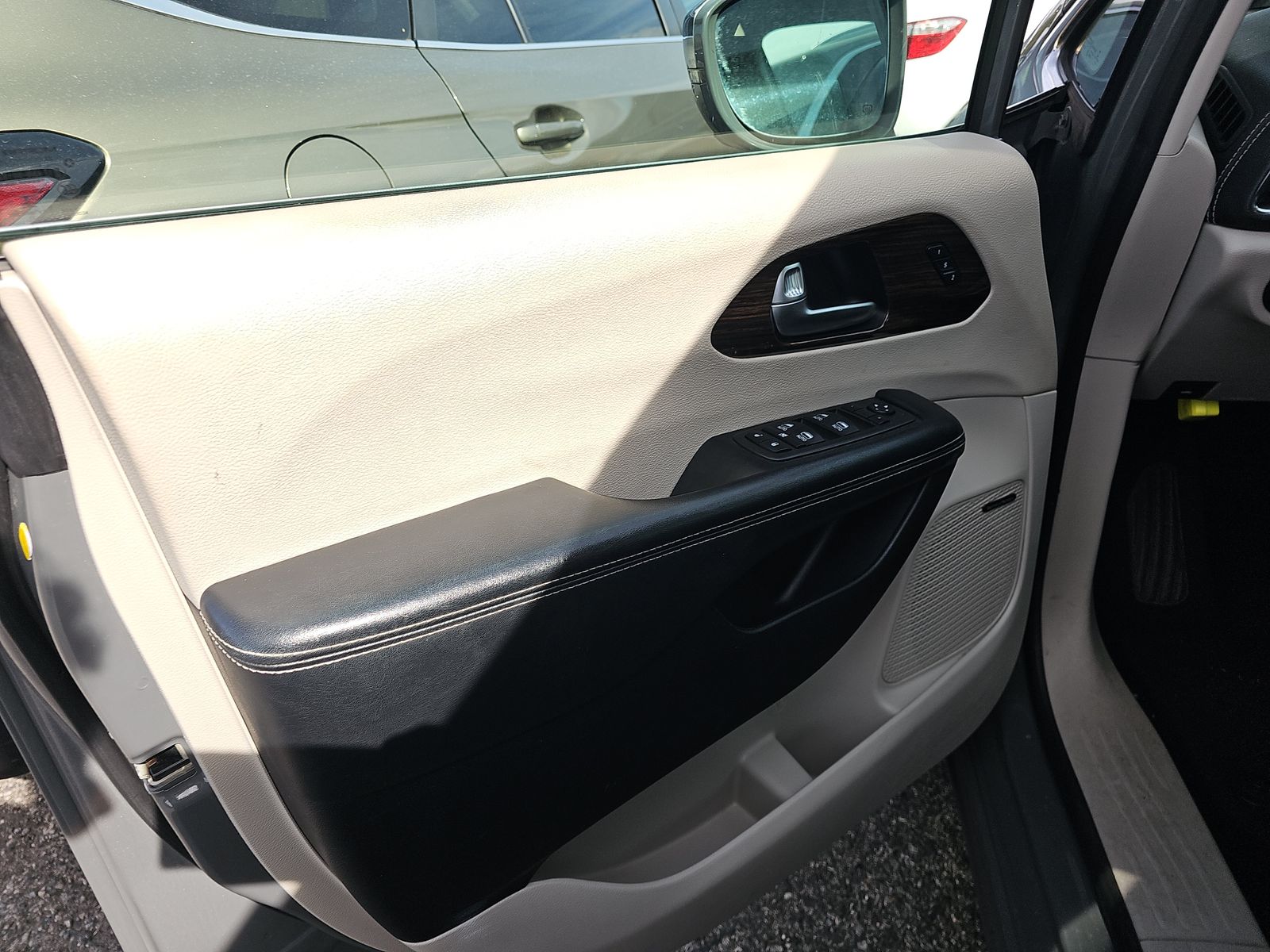 2022 Chrysler Pacifica Limited FWD