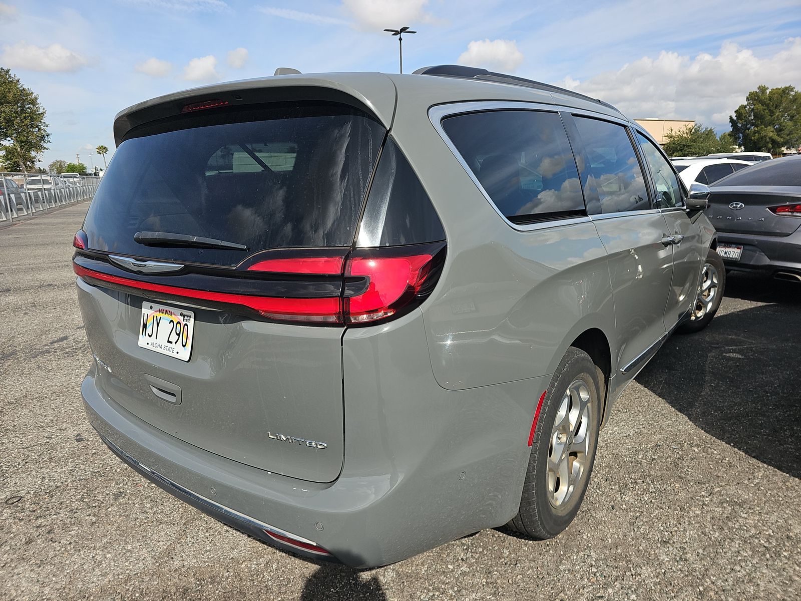 2022 Chrysler Pacifica Limited FWD