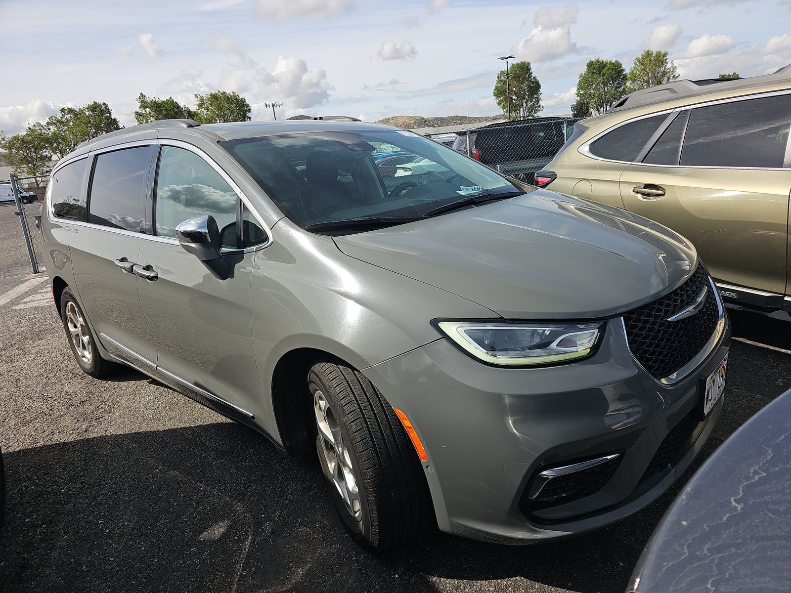 2022 Chrysler Pacifica Limited FWD