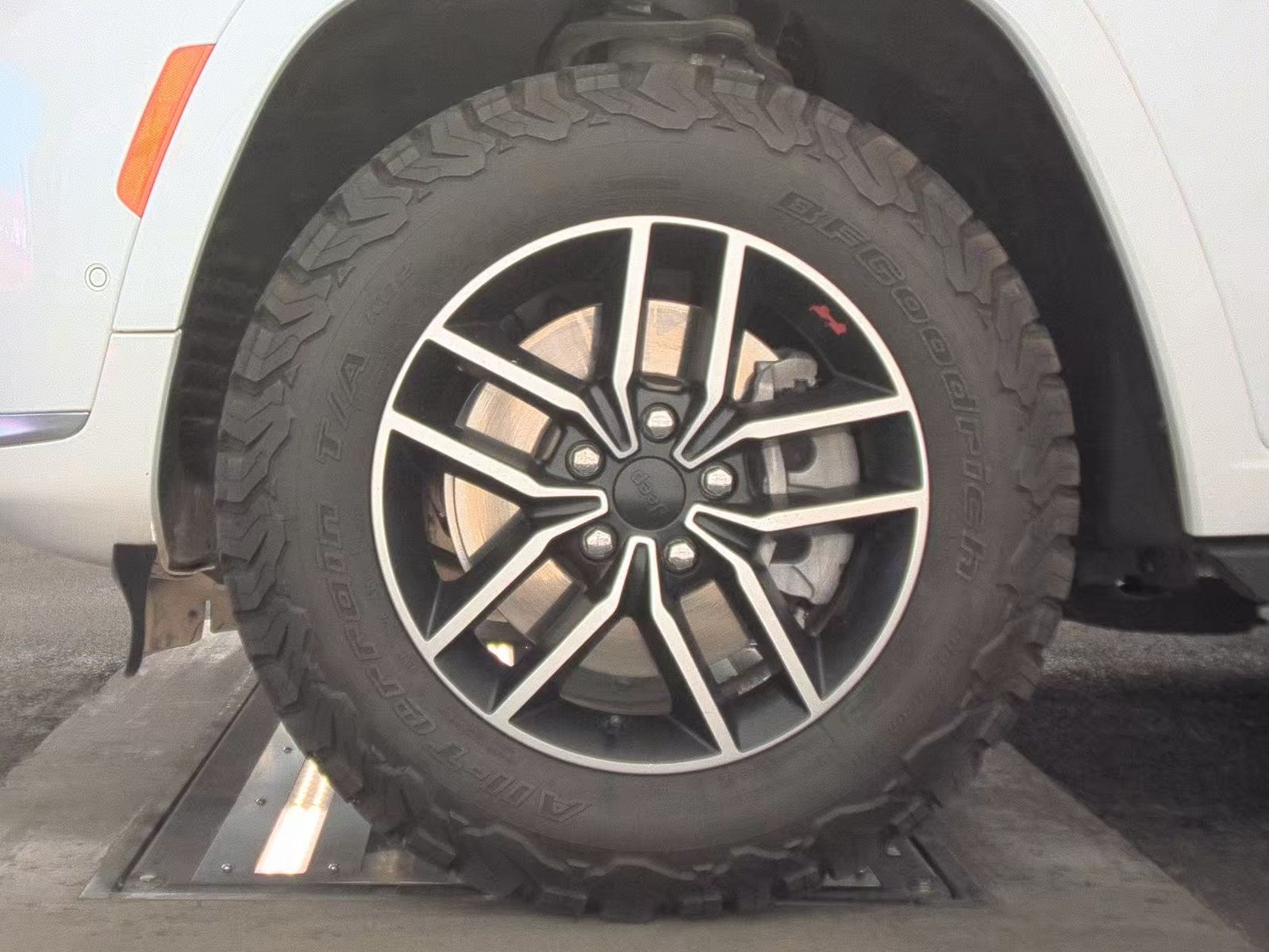 JEEP GRAND CHEROKEE - 10