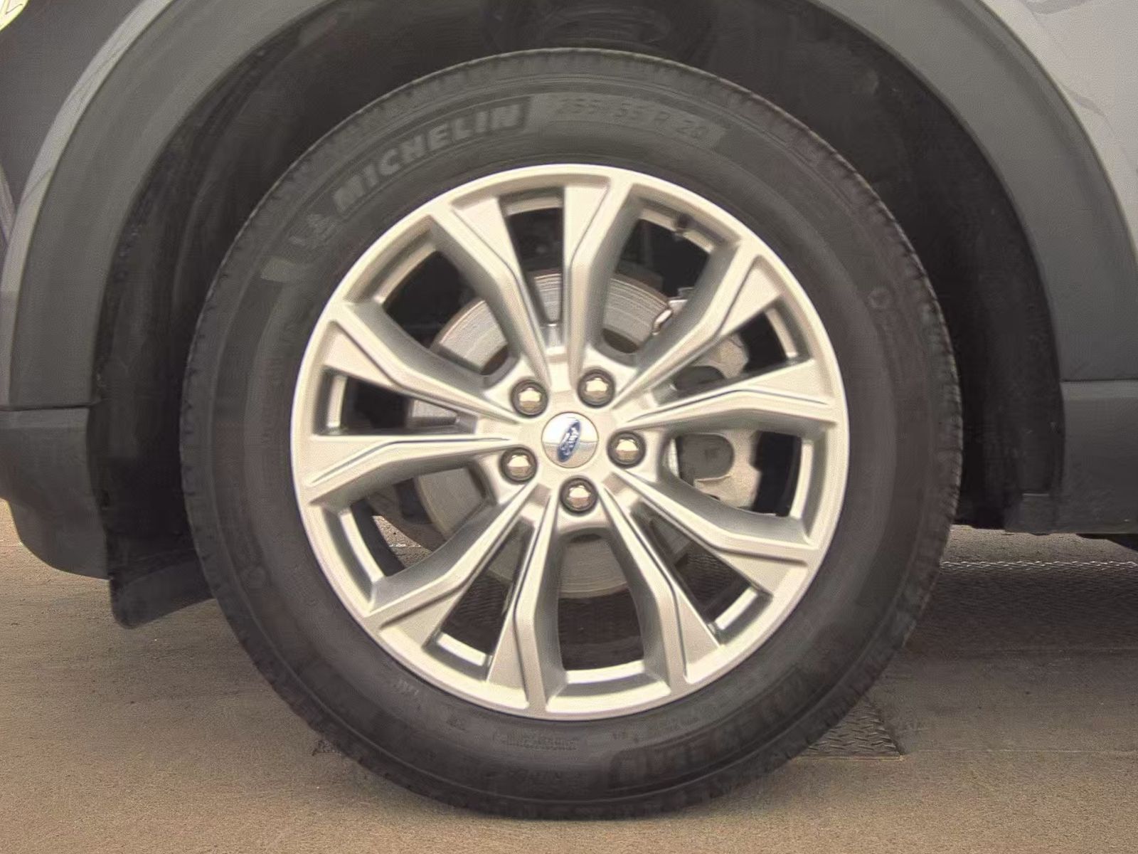 FORD EXPLORER - 10
