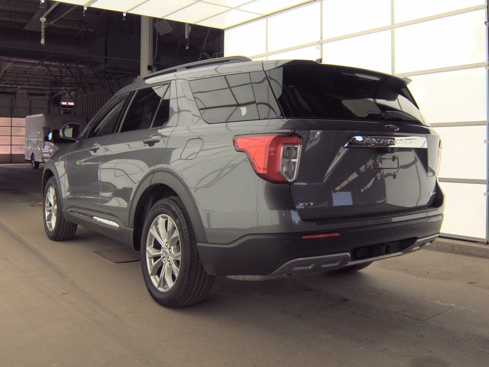 FORD EXPLORER - 9
