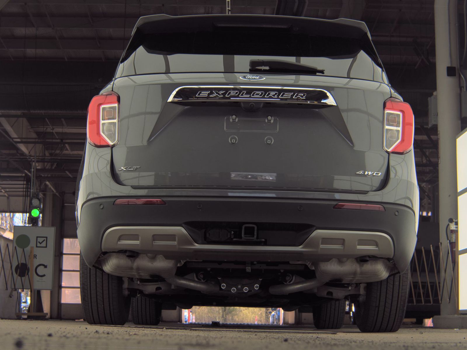 FORD EXPLORER - 8