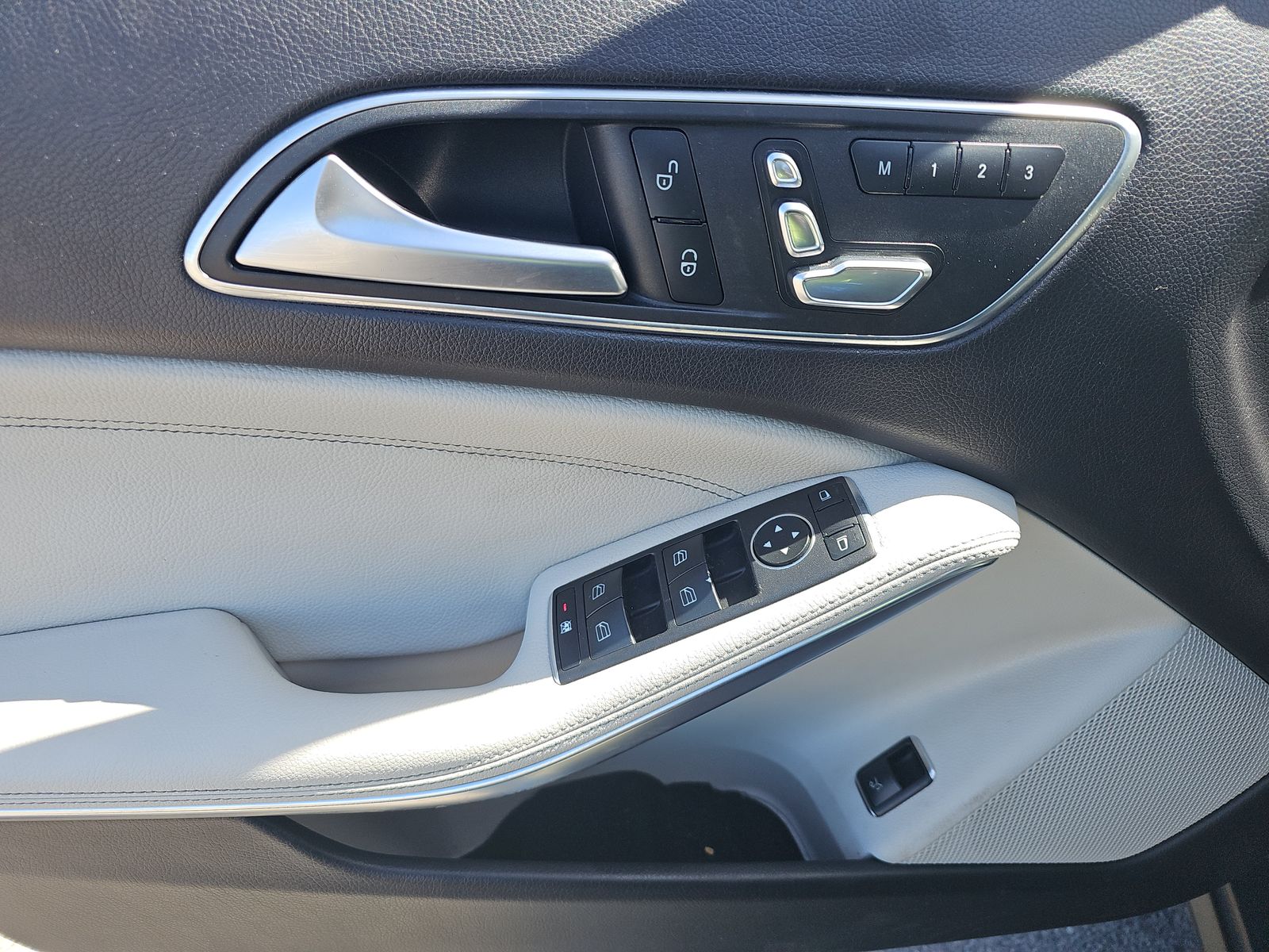 MERCEDES-BENZ GLA-CLASS - 10