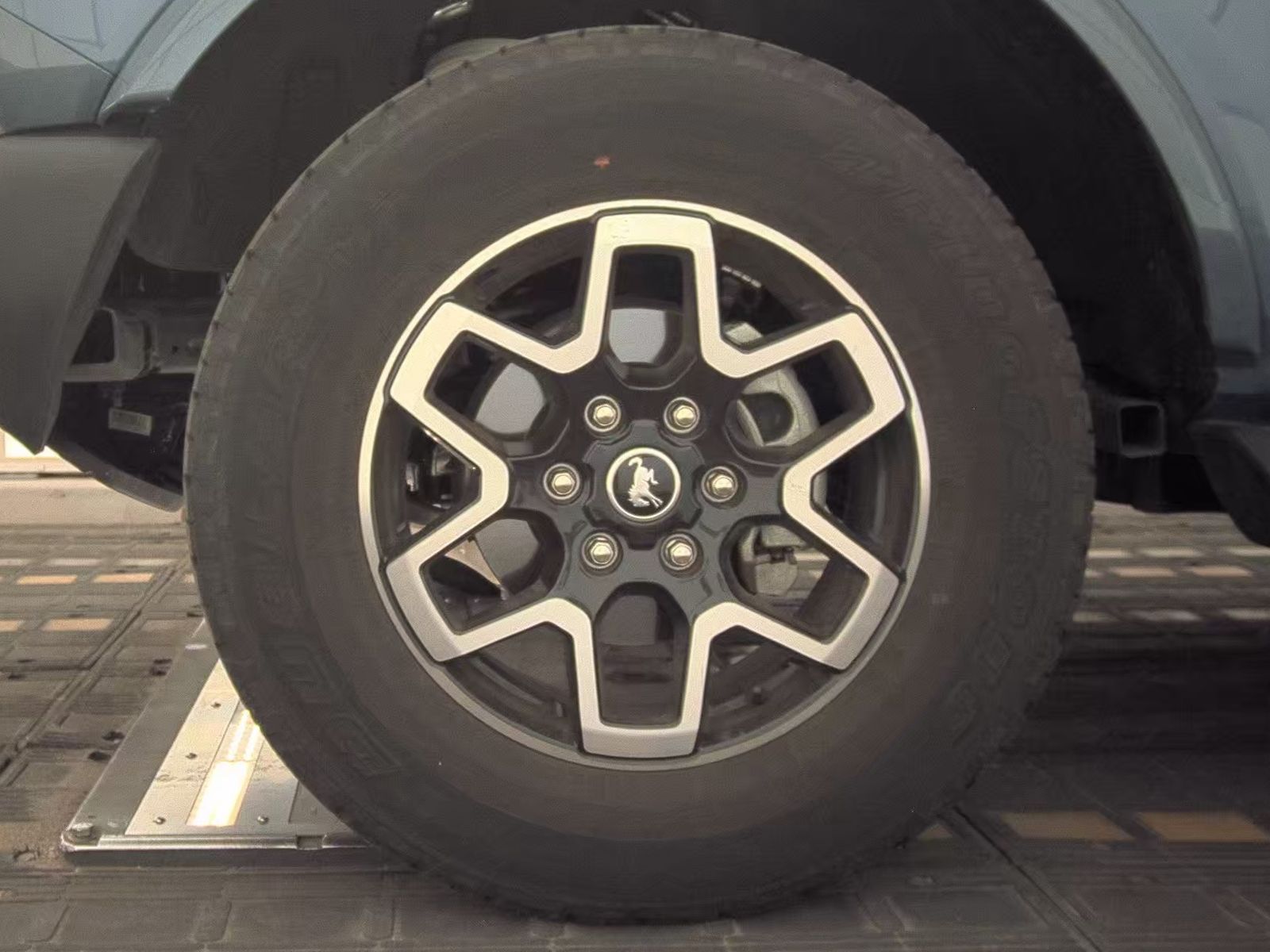 FORD BRONCO - 10