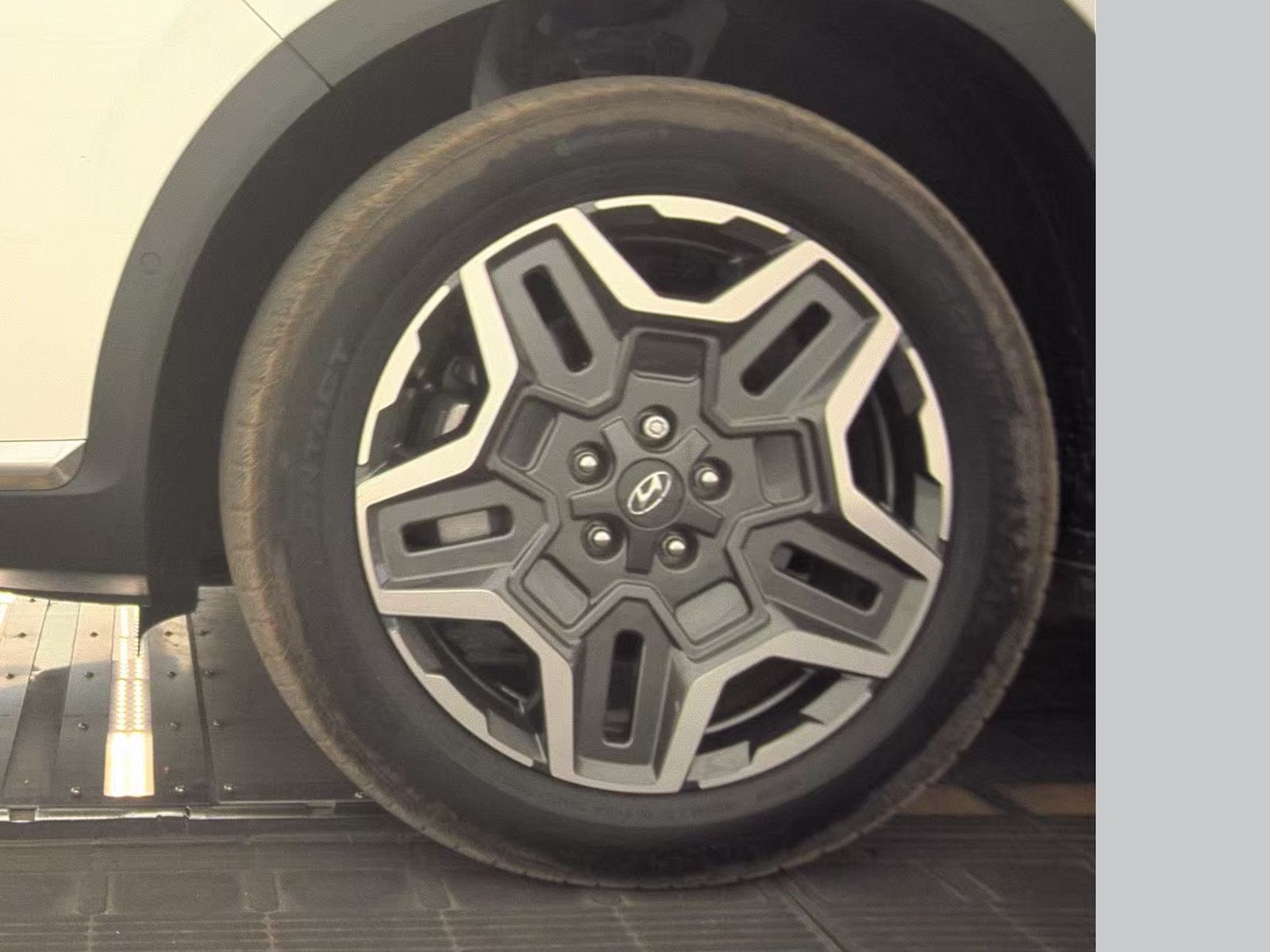 HYUNDAI LIMITED - 10