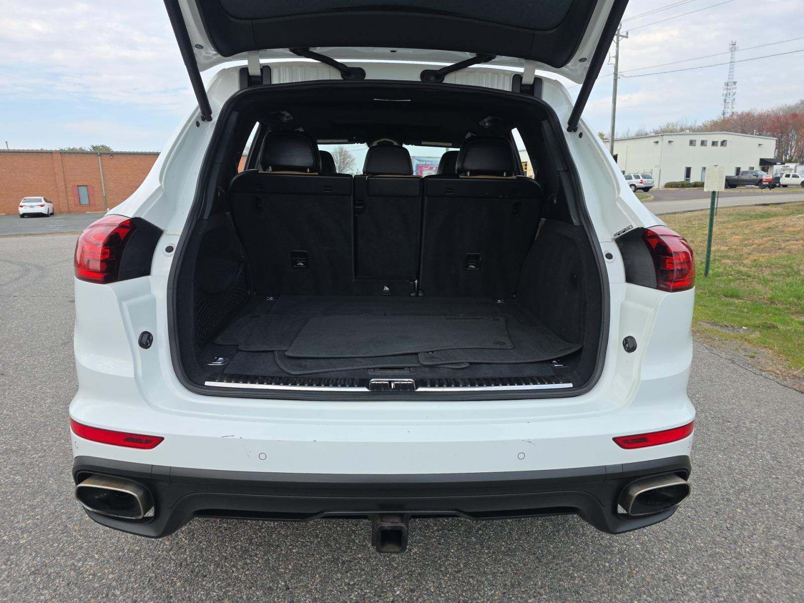 PORSCHE CAYENNE - 9