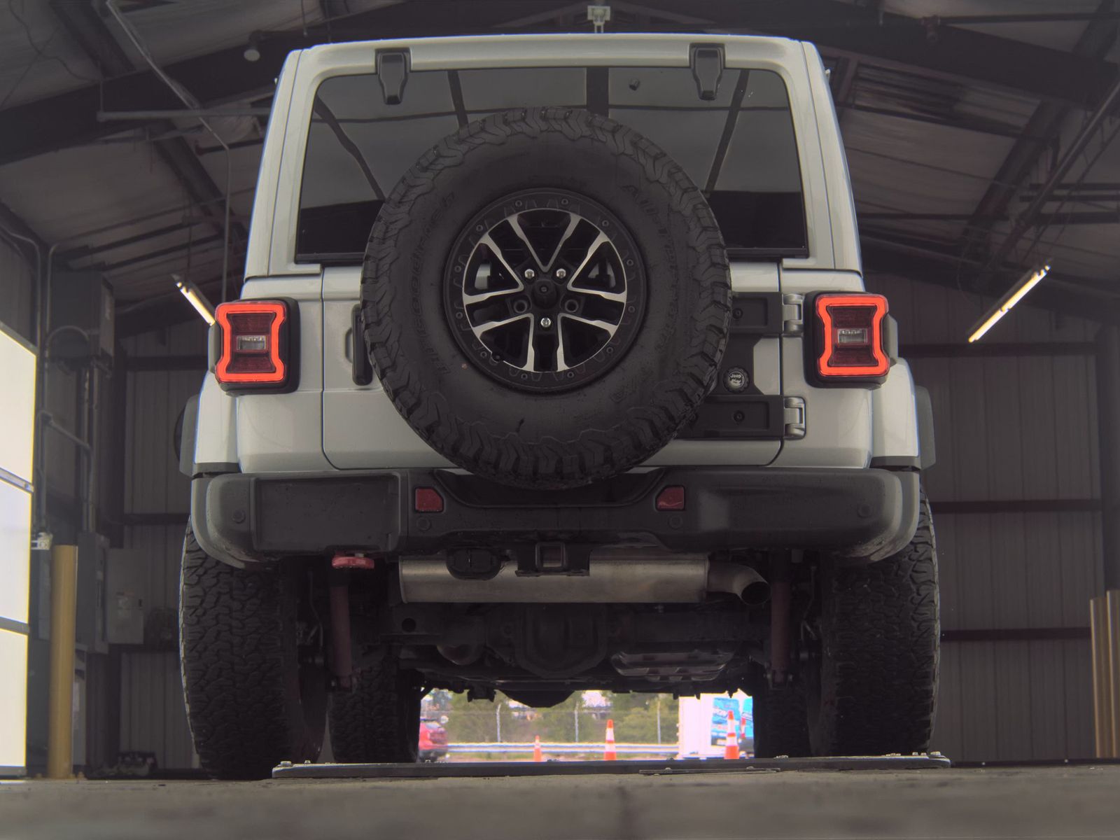 JEEP RUBICON X - 8