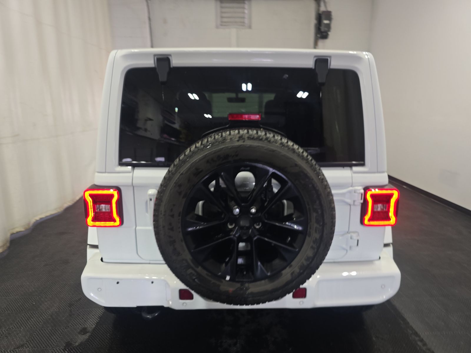 JEEP UNLIMITED HIGH ALTITUDE - 6