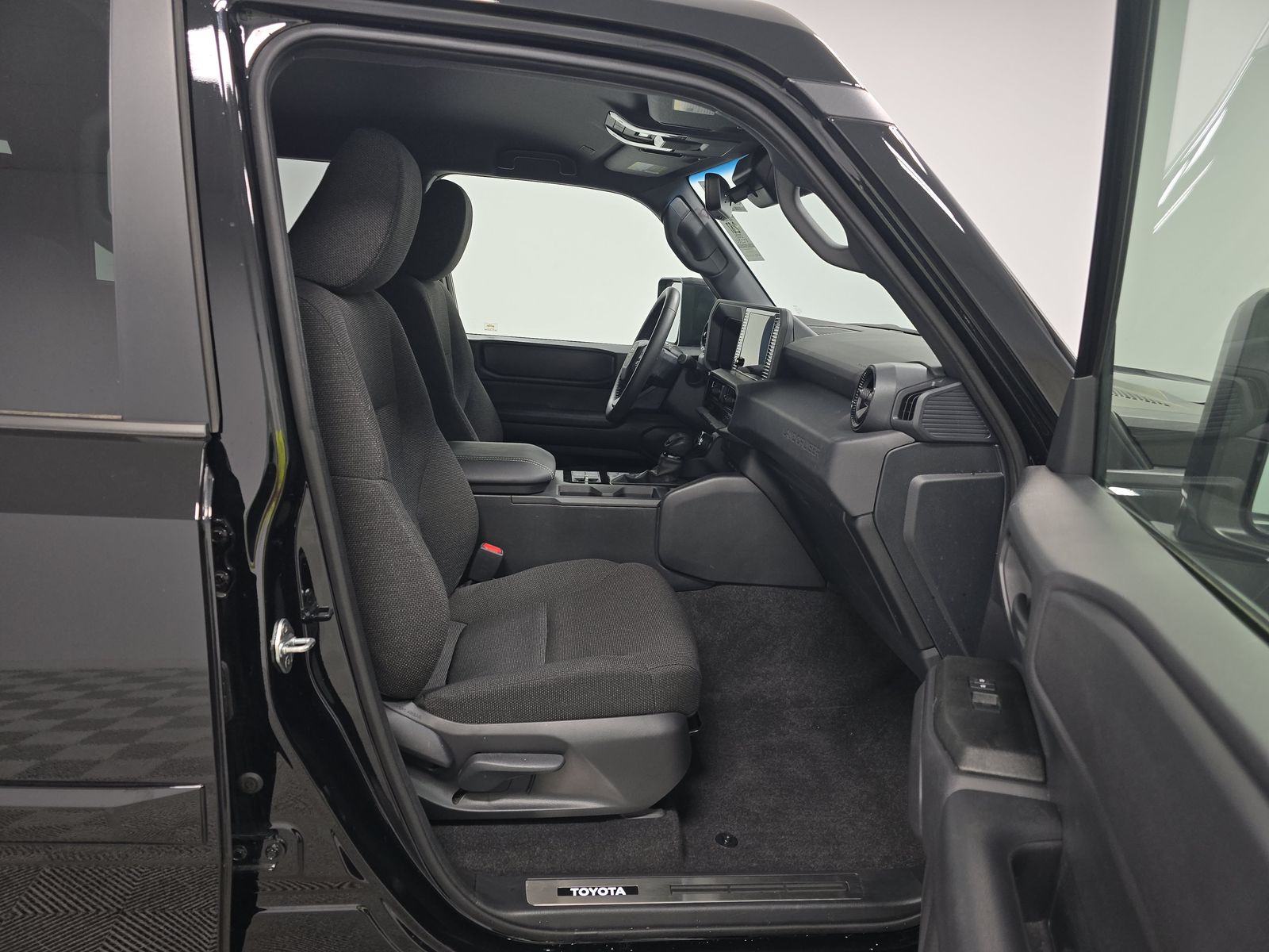 TOYOTA LAND CRUISER - 9