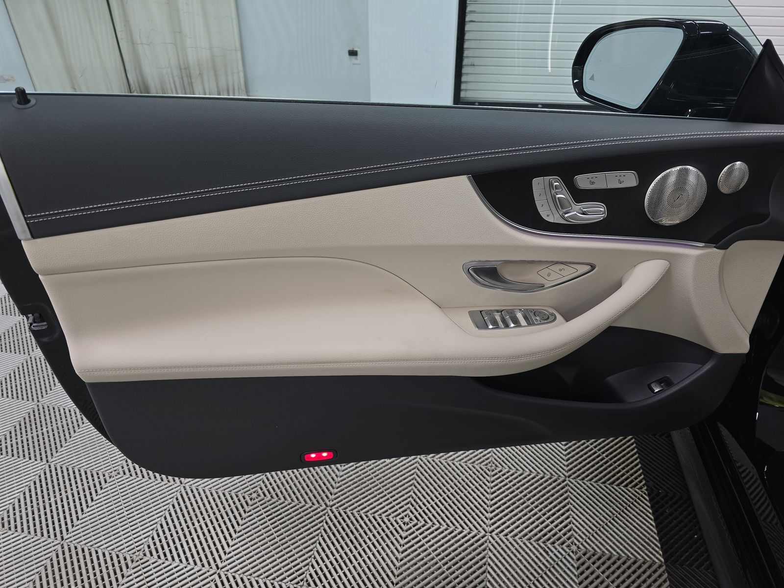 MERCEDES-BENZ E-CLASS - 10