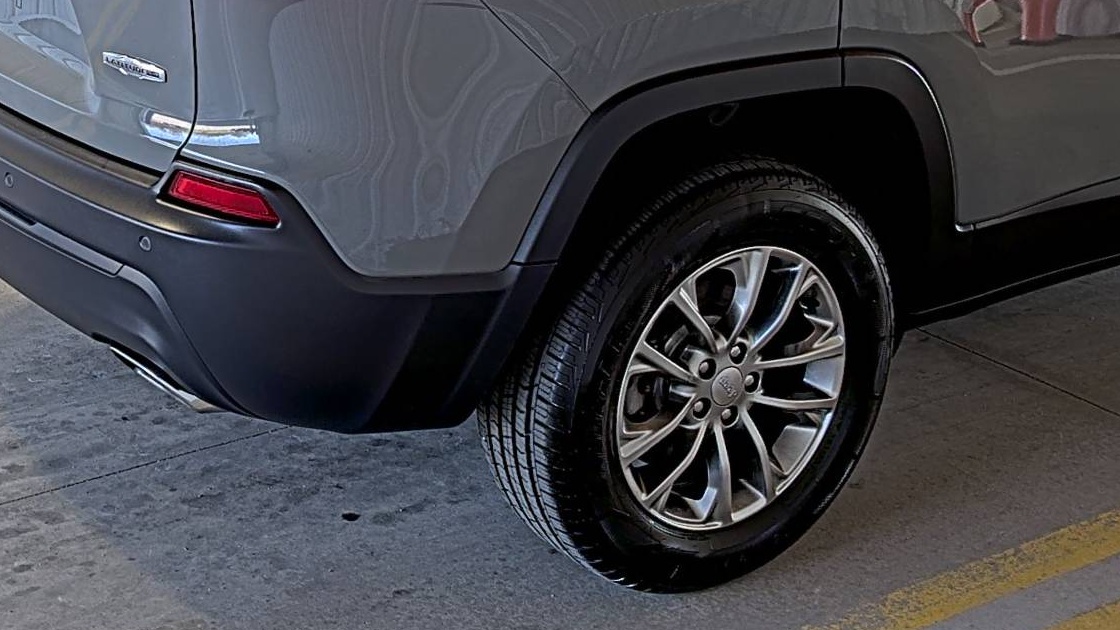 JEEP LATITUDE + - 10