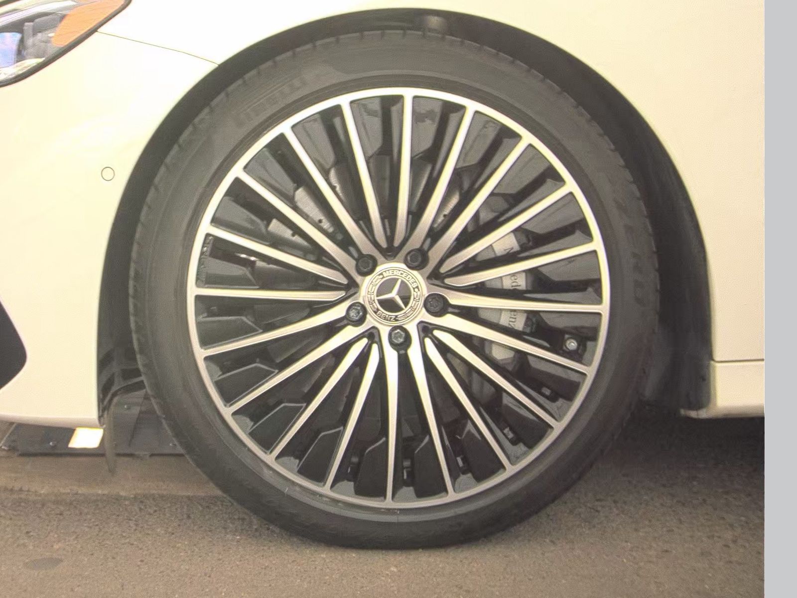 MERCEDES-BENZ E-CLASS - 10