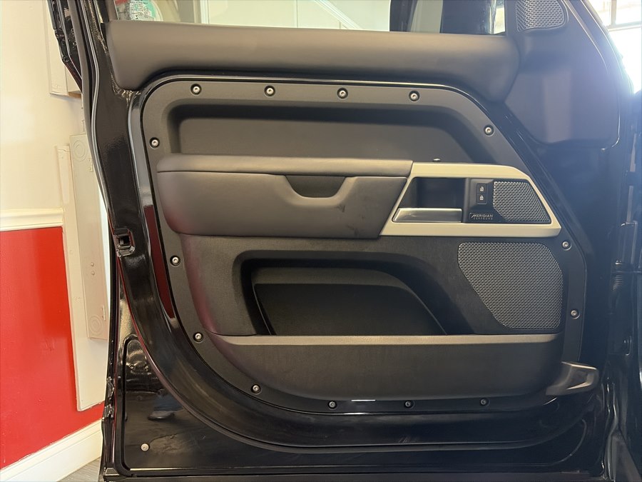2022 Land Rover Defender 110 X-Dynamic HSE AWD