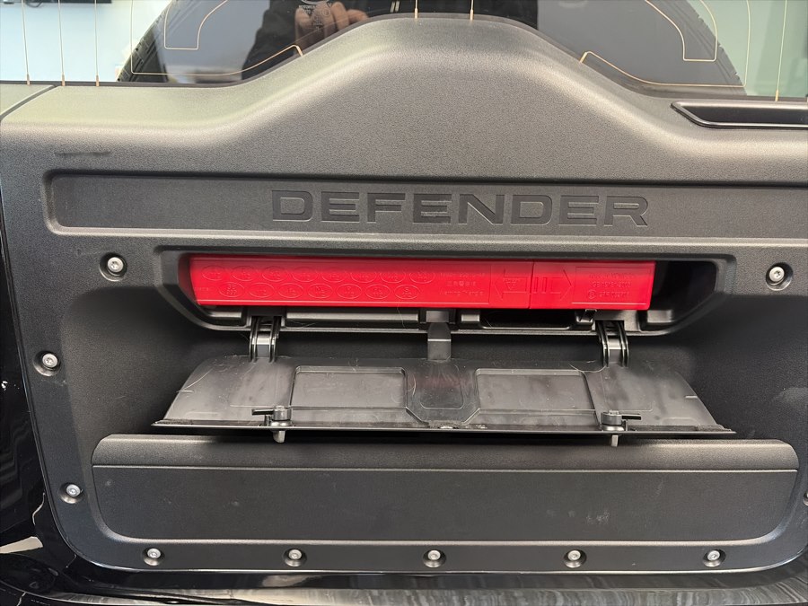 2022 Land Rover Defender 110 X-Dynamic HSE AWD