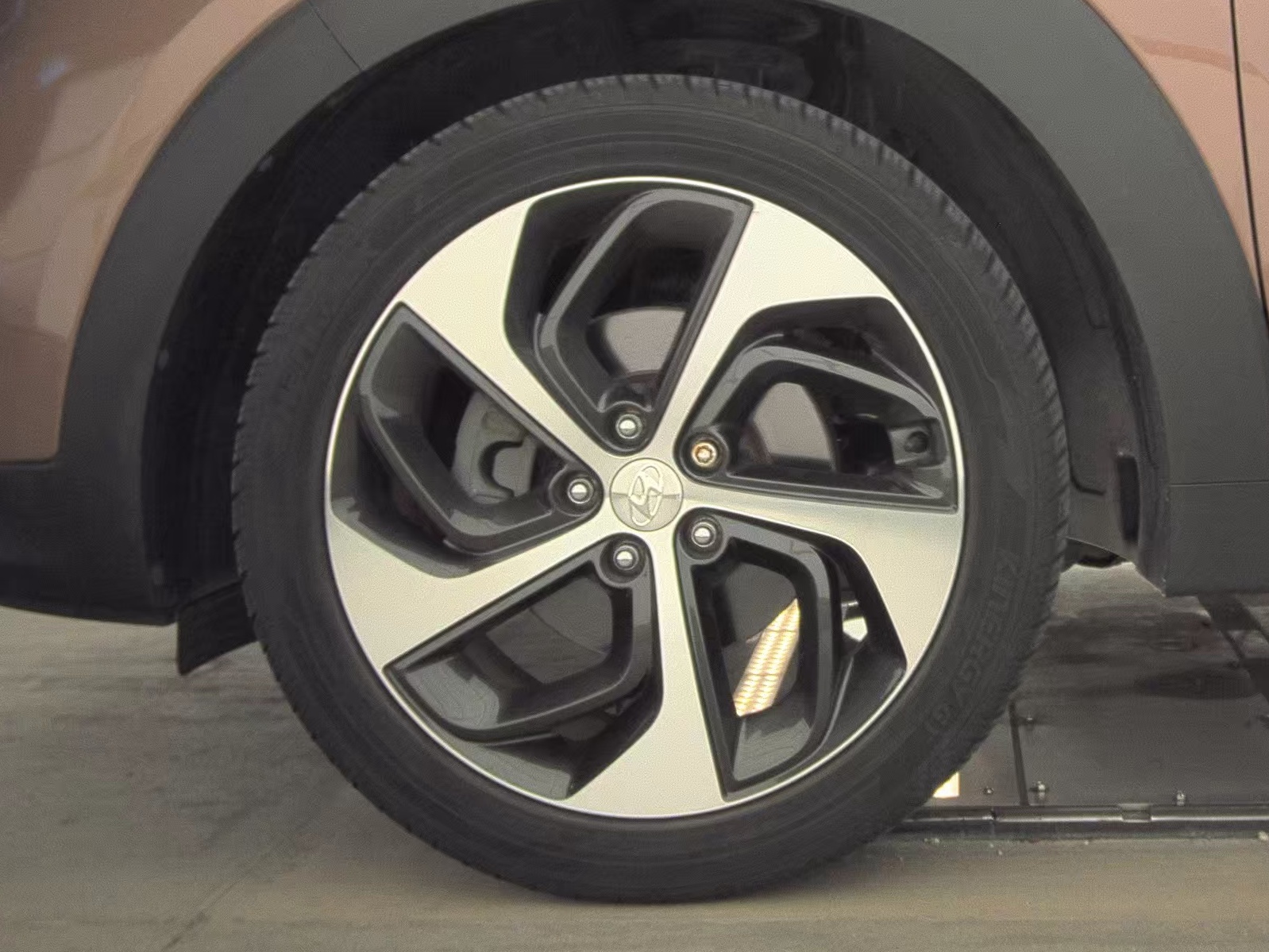 HYUNDAI LIMITED - 10