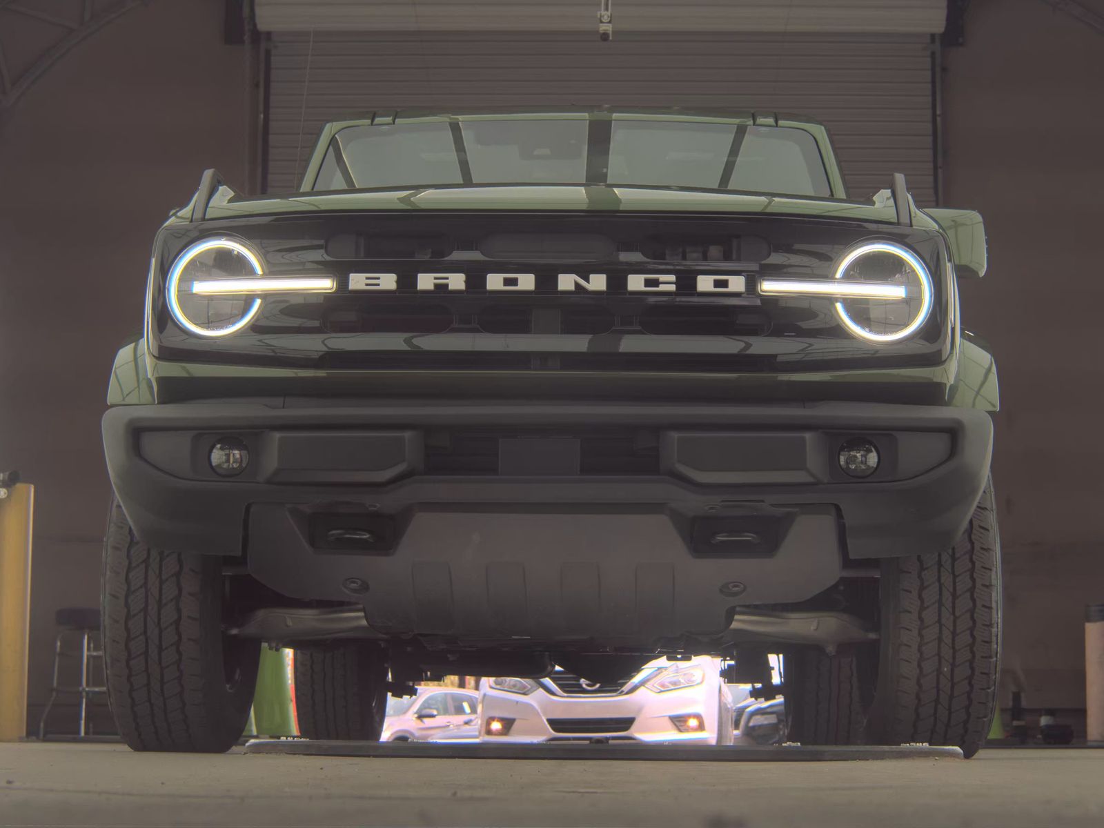 FORD BRONCO - 4
