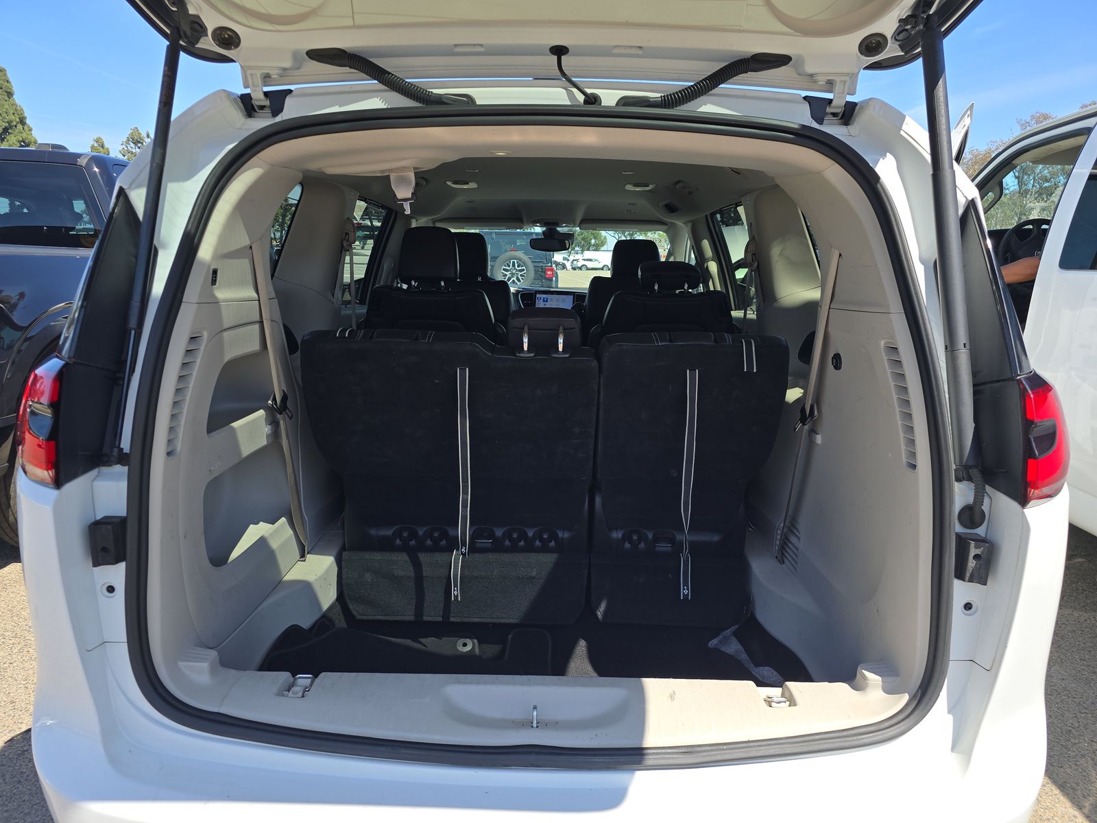 2023 Chrysler Pacifica Touring L FWD