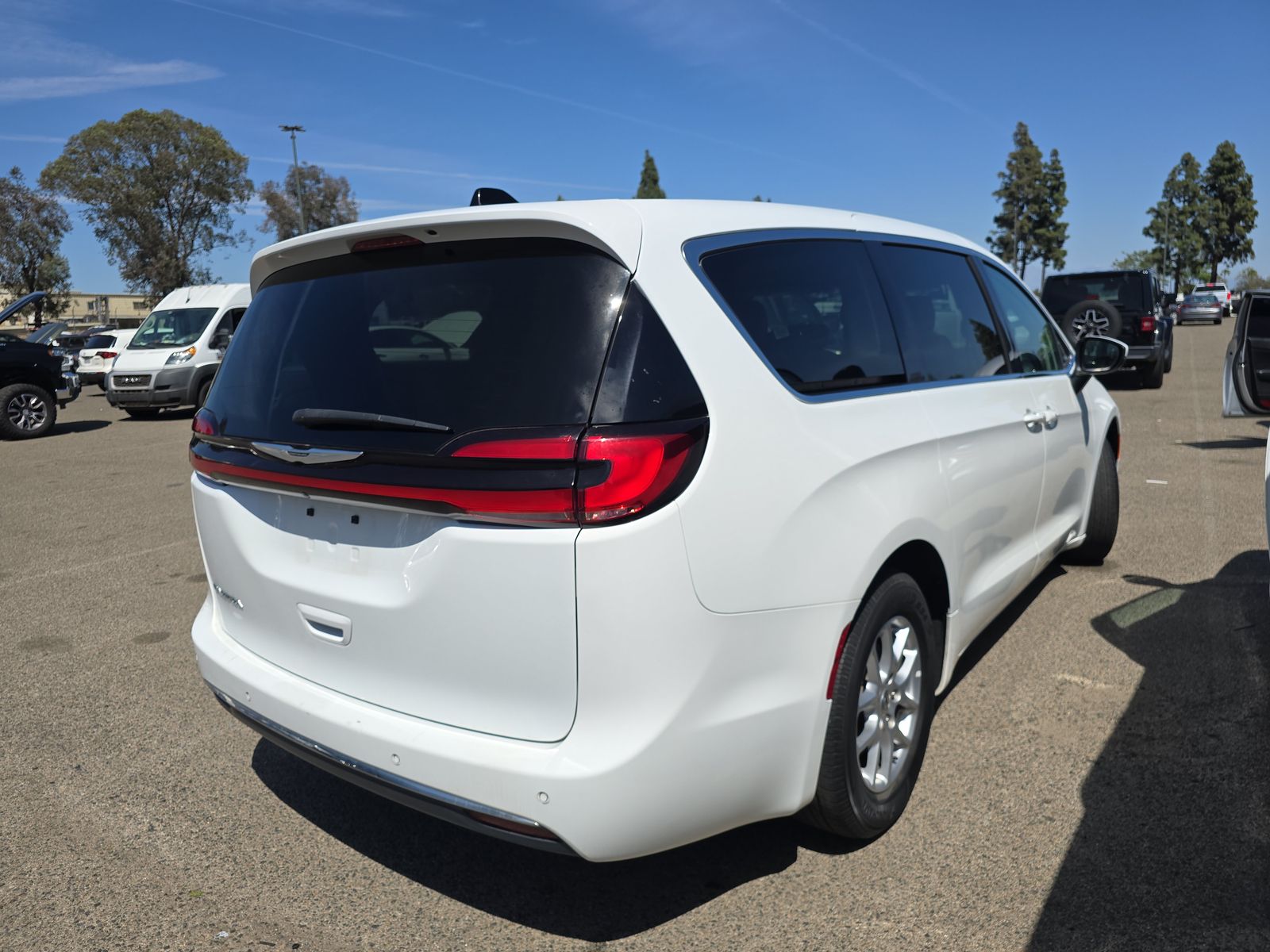 2023 Chrysler Pacifica Touring L FWD