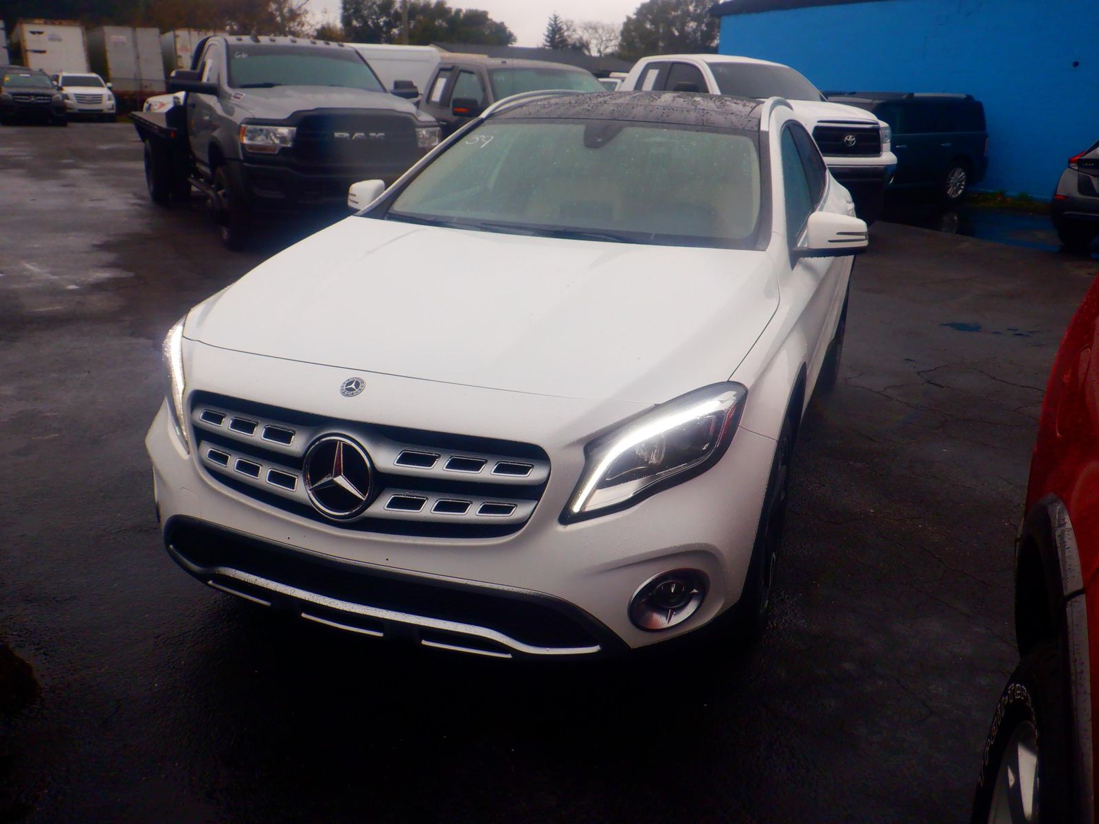 MERCEDES-BENZ GLA-CLASS - 1