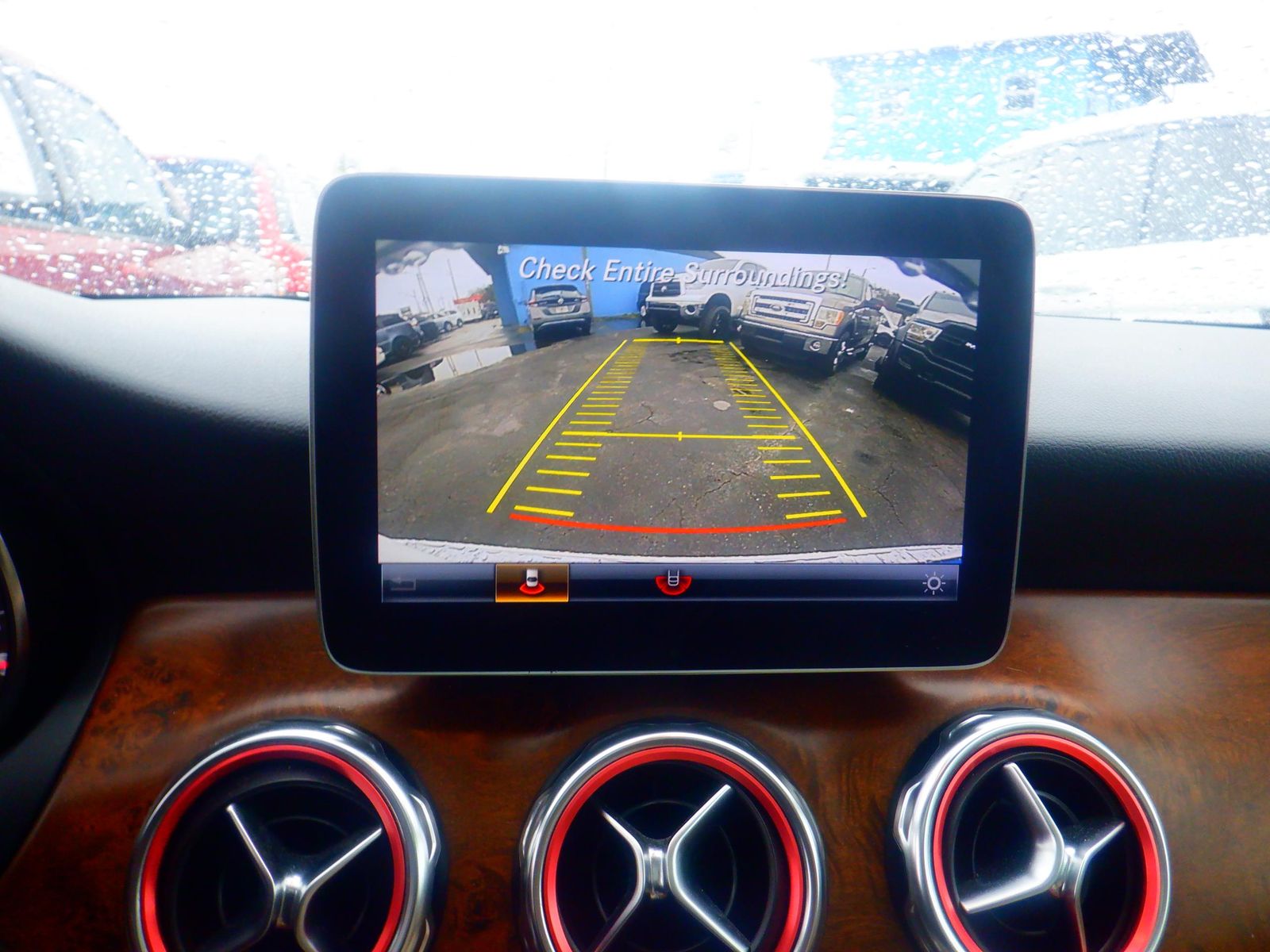 MERCEDES-BENZ GLA-CLASS - 10