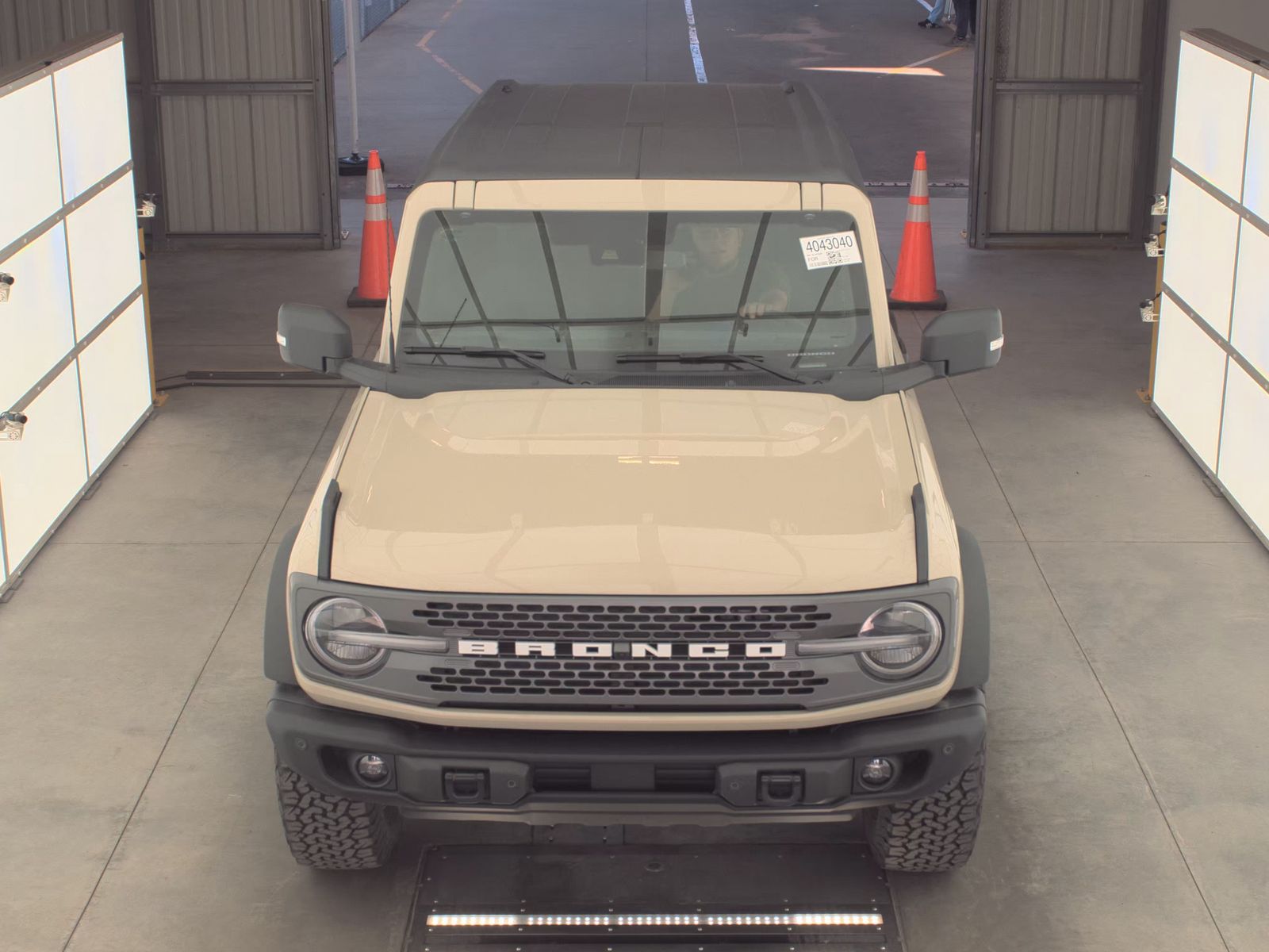 FORD BRONCO - 3