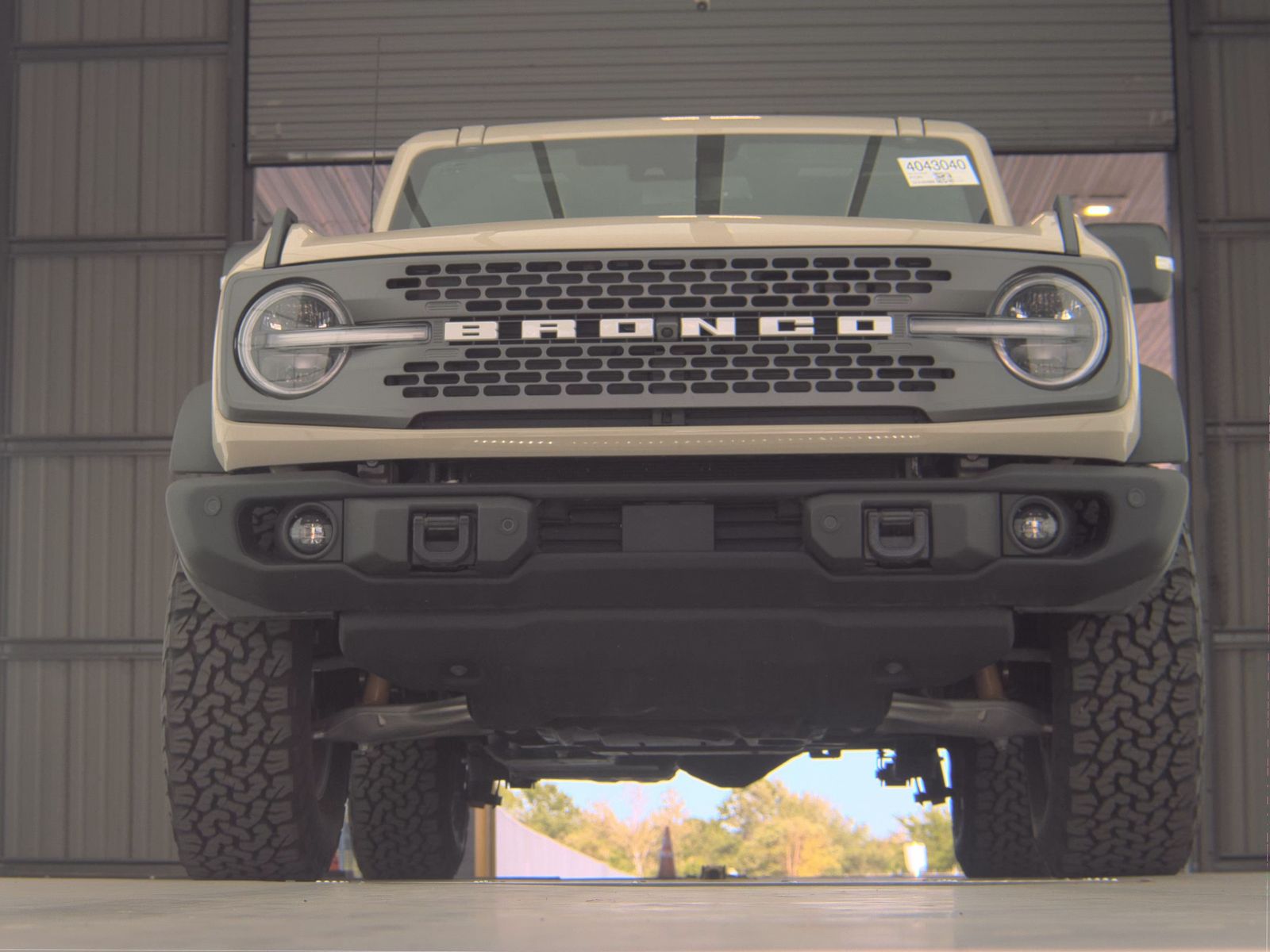 FORD BRONCO - 4