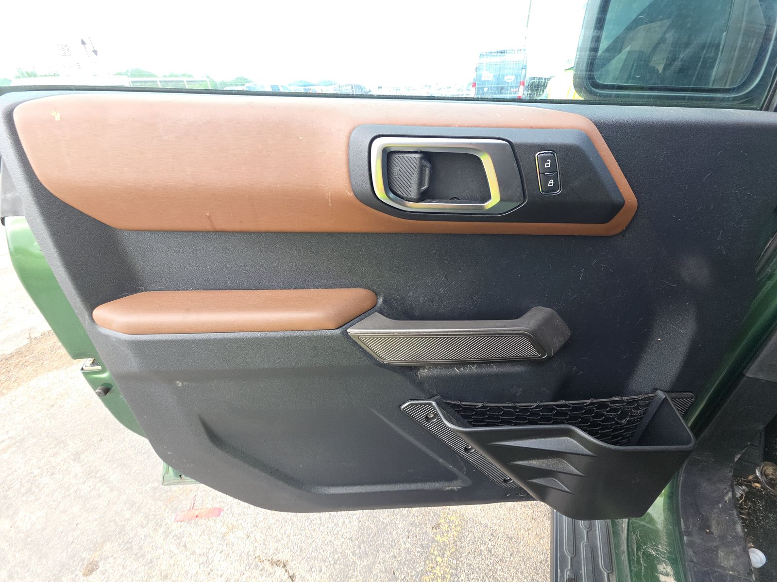FORD BRONCO - 10