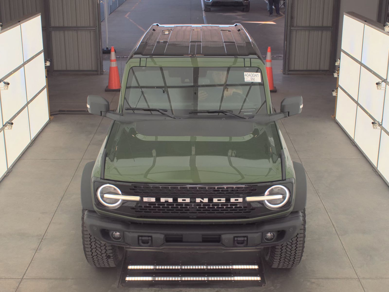 FORD BRONCO - 3