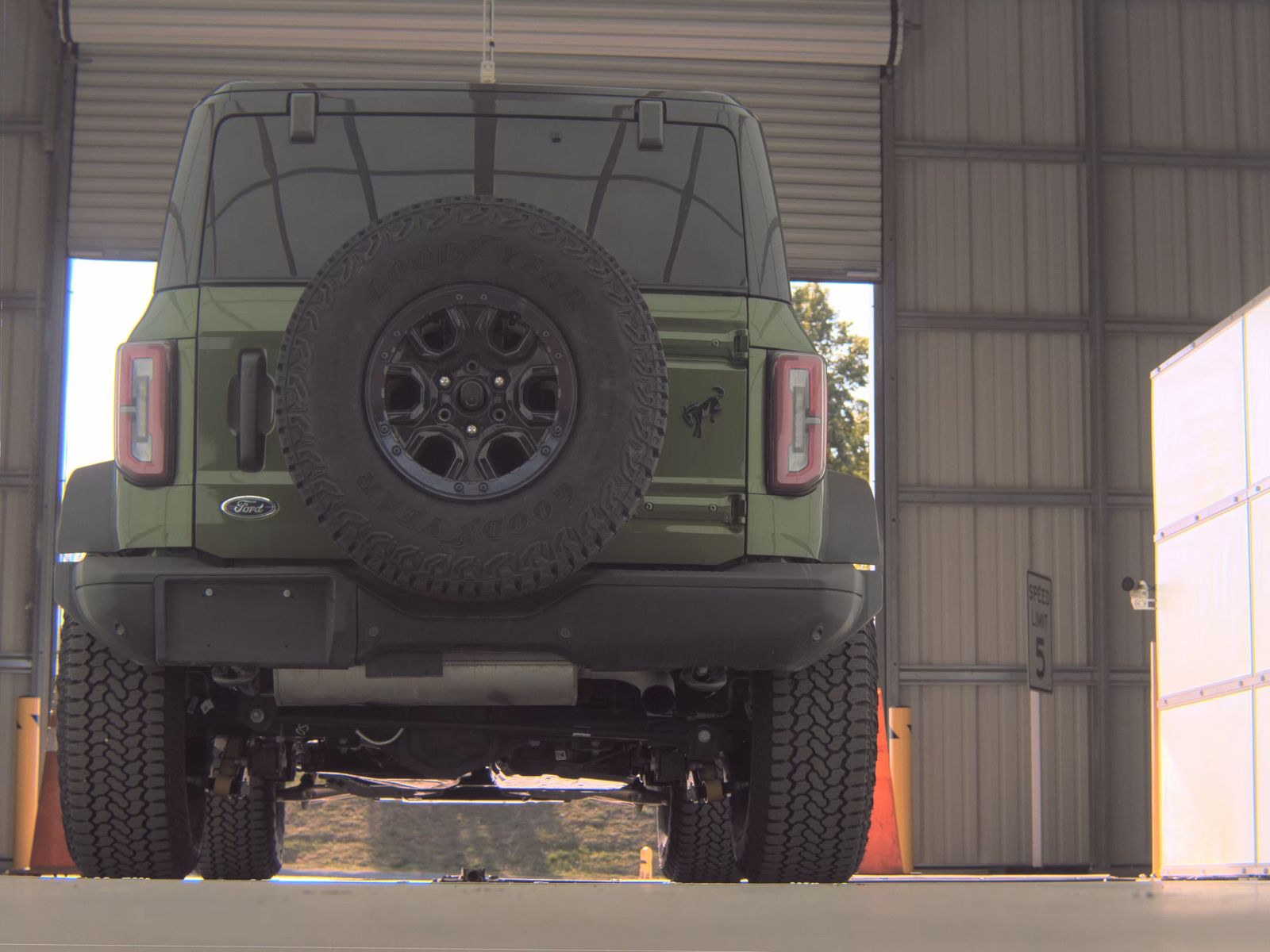 FORD BRONCO - 8