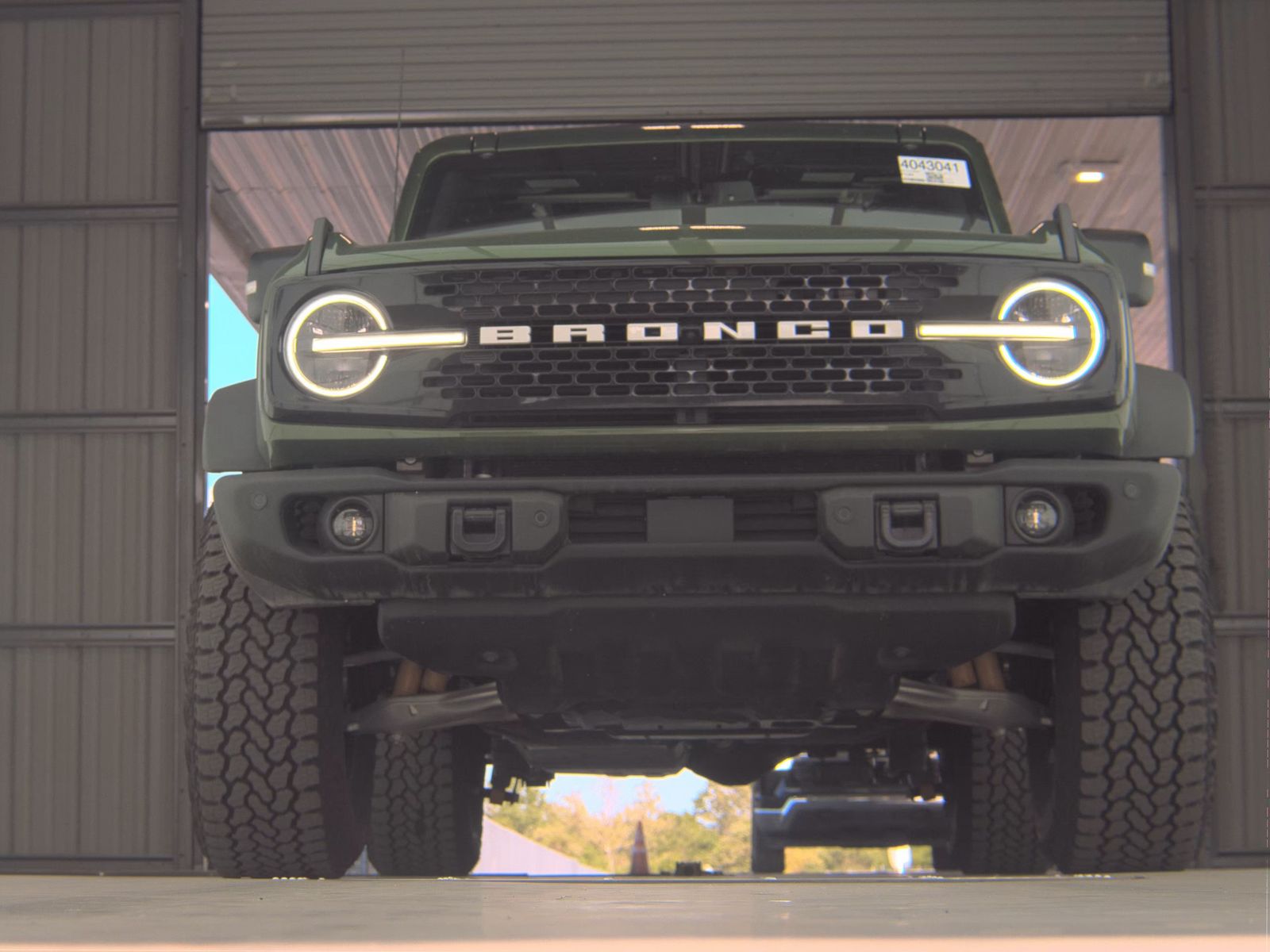 FORD BRONCO - 4