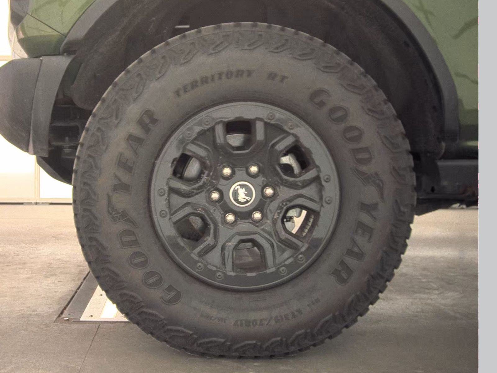 FORD BRONCO - 10