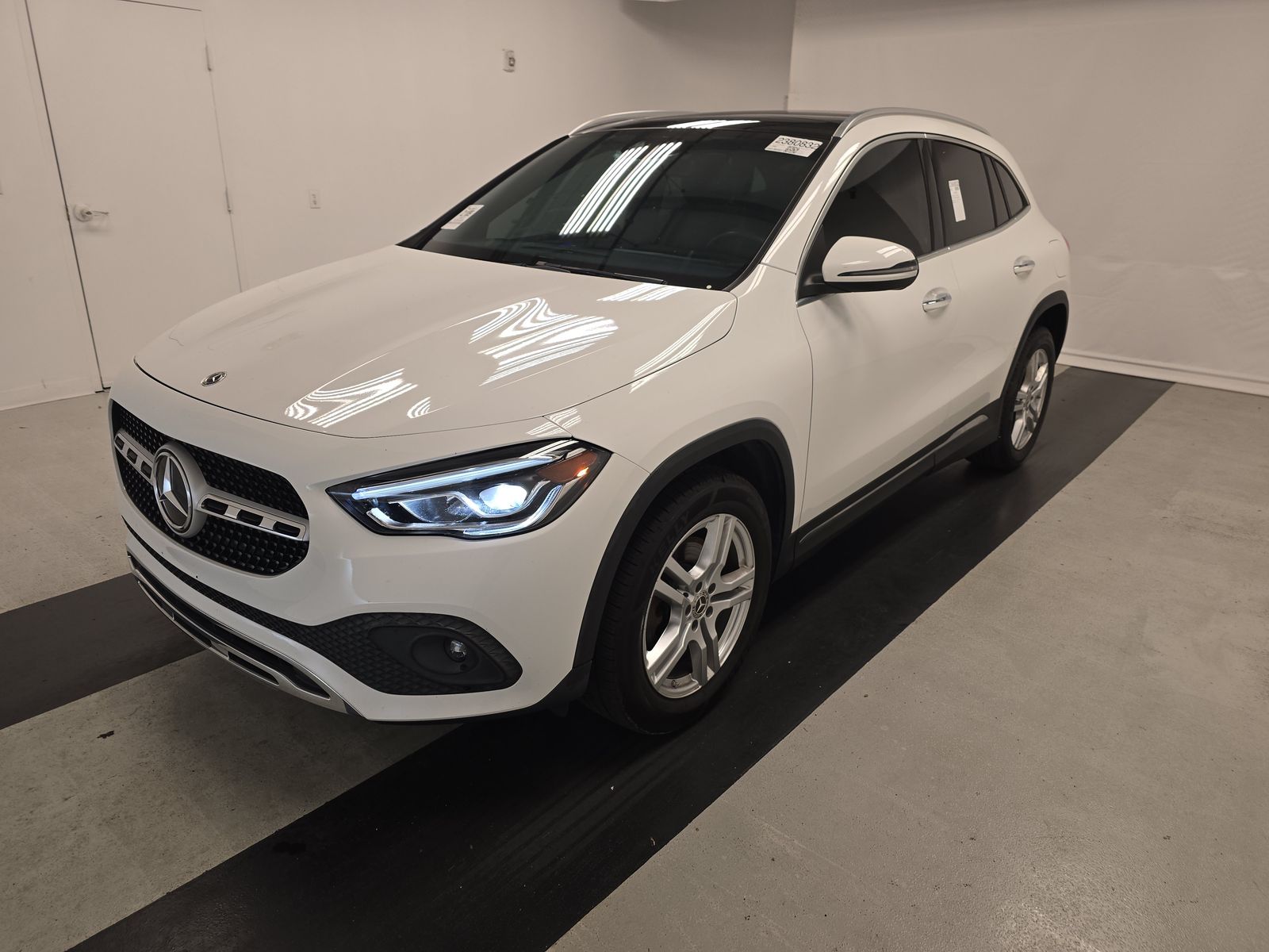 MERCEDES-BENZ GLA-CLASS - 1