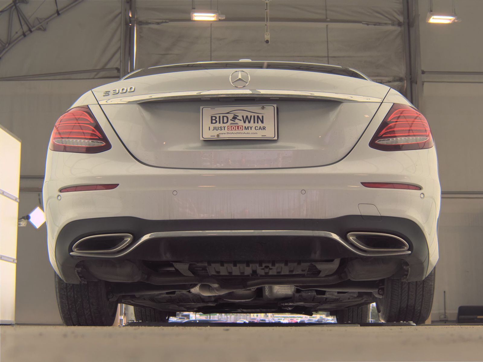 MERCEDES-BENZ E-CLASS - 8