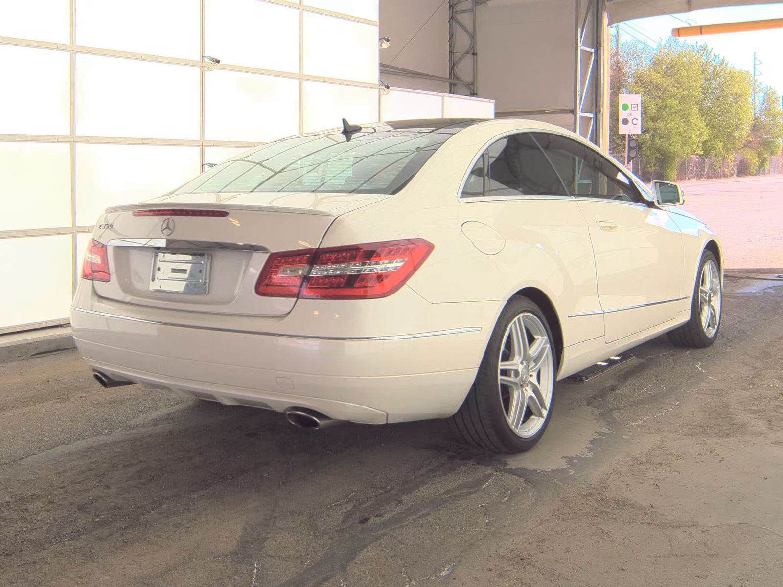 MERCEDES-BENZ E-CLASS - 5