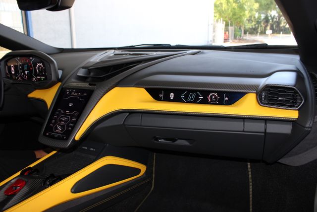 2024 Lamborghini Revuelto Base AWD