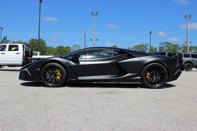 2024 Lamborghini Revuelto Base AWD